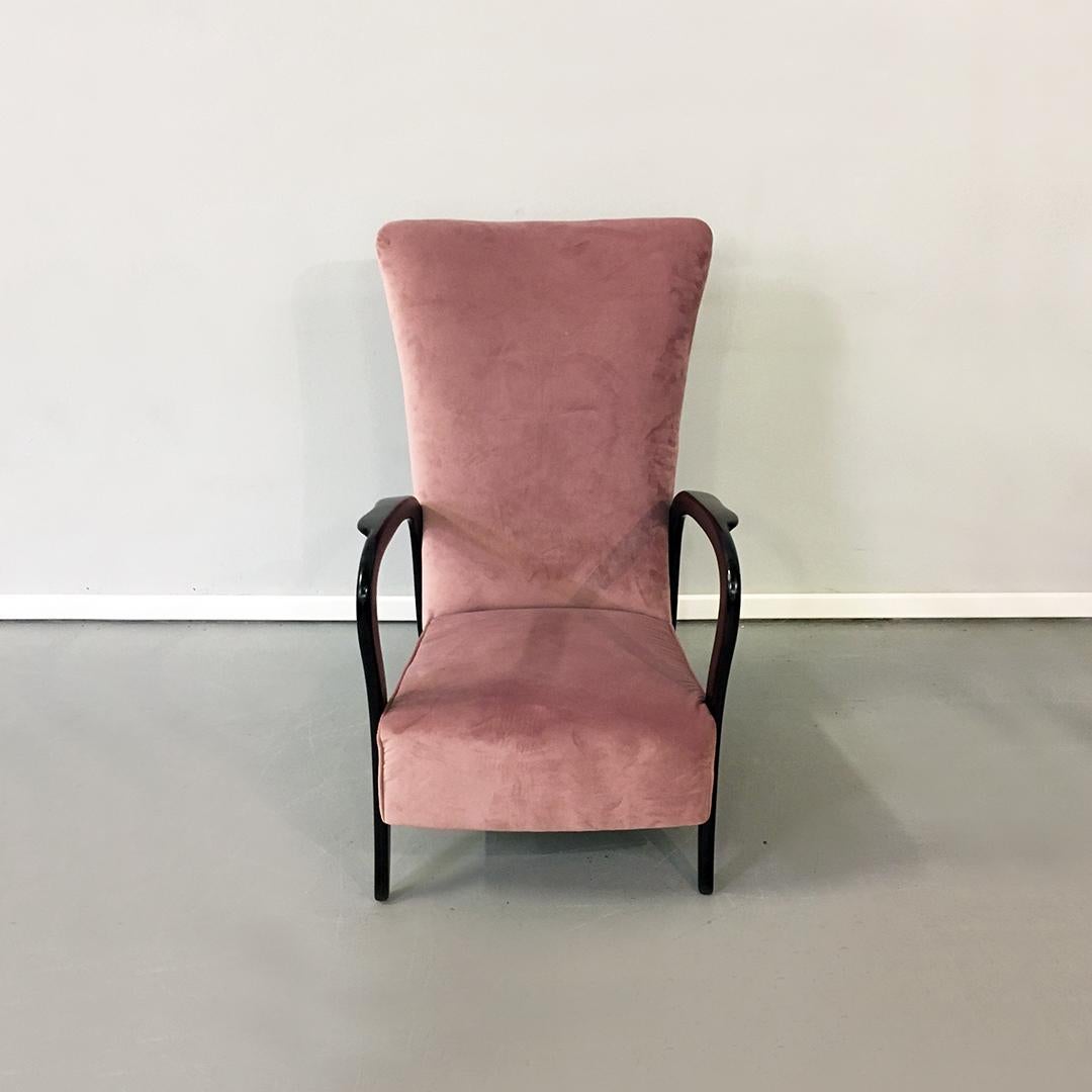 Italian midcentury pink velvet and wood armchair with curved armrests, 1950s
Solid wood structure with curved armrest armchair, seat and back upholstered in a new pink velvet,
circa 1950.

Perfect conditions.