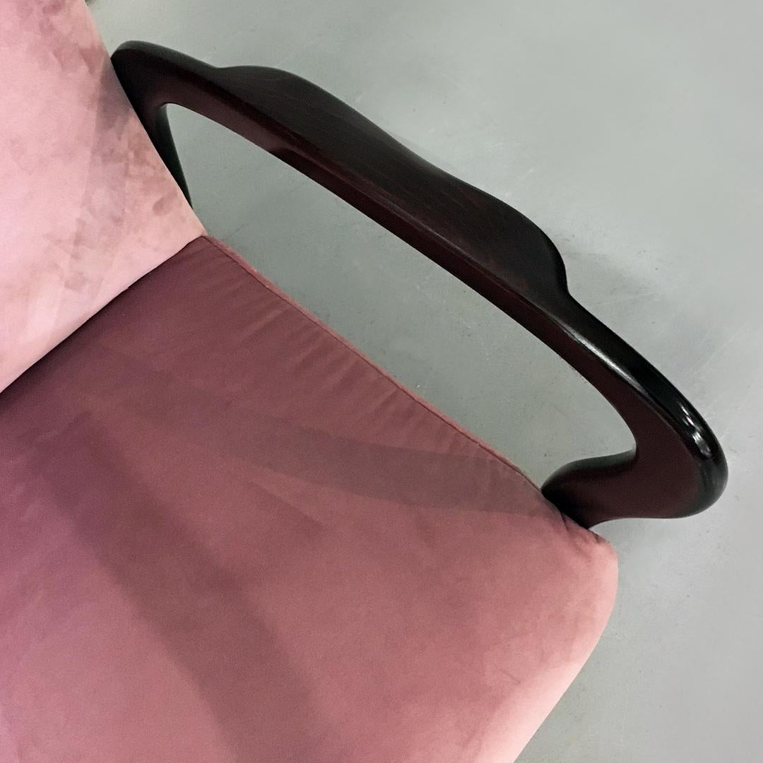 Italian Midcentury Pink Velvet and Wood Armchair with Curved Armrests, 1950s For Sale 4
