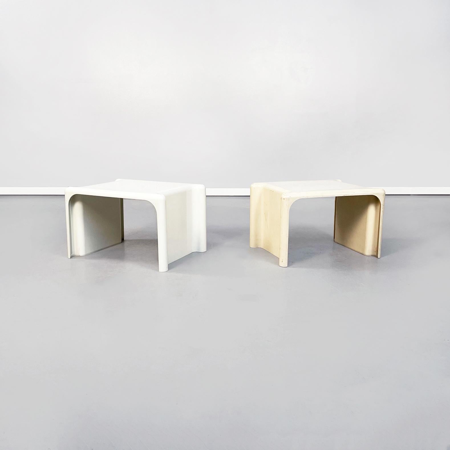 Italienische Scagno-Couchtische aus Kunststoff von Stoppino Elco Scorze aus der Mitte des Jahrhunderts, 1970er Jahre (Moderne der Mitte des Jahrhunderts) im Angebot