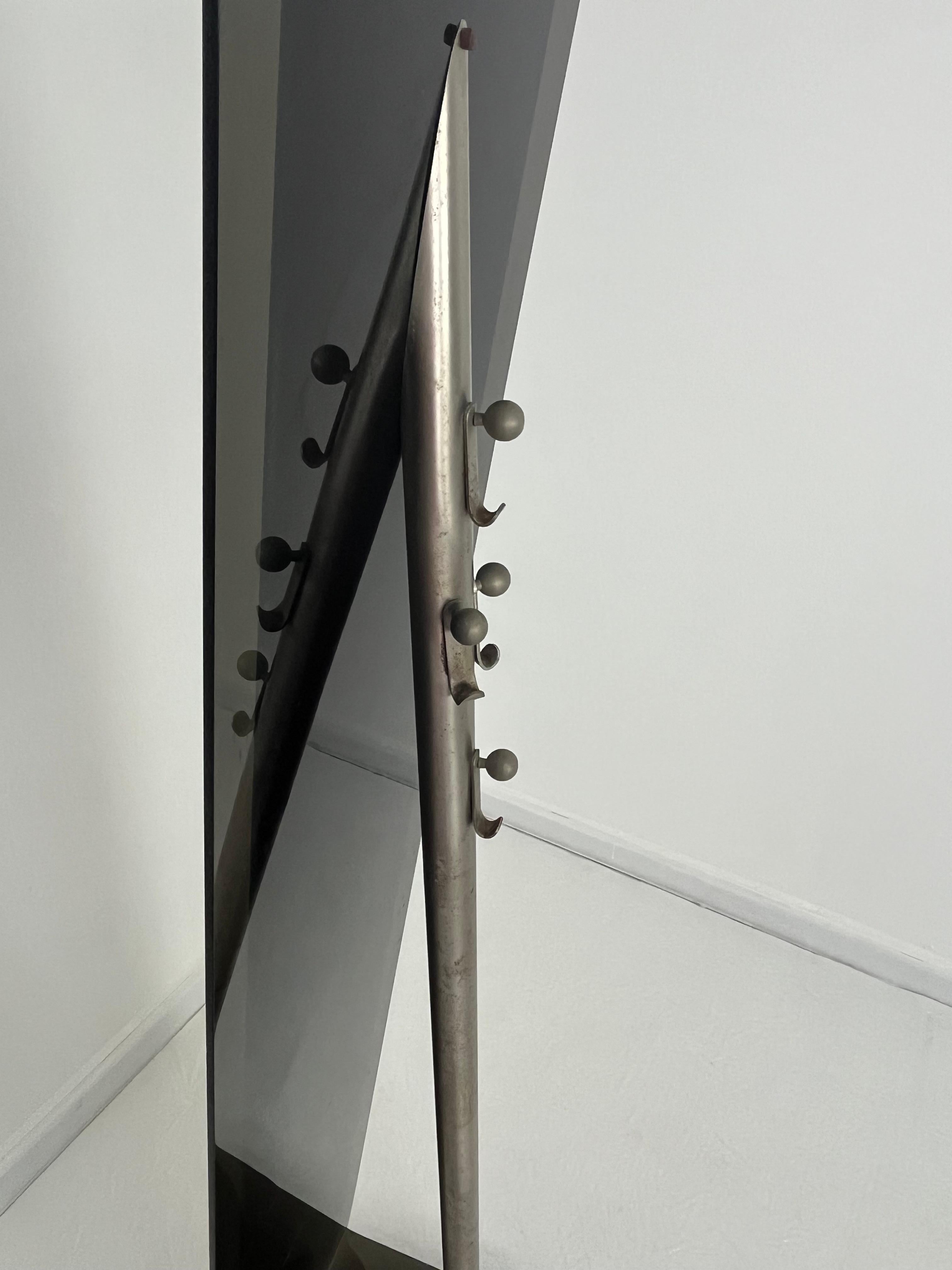italien Miroir en plexiglas et métal marbré du milieu du siècle dernier, 1960s en vente