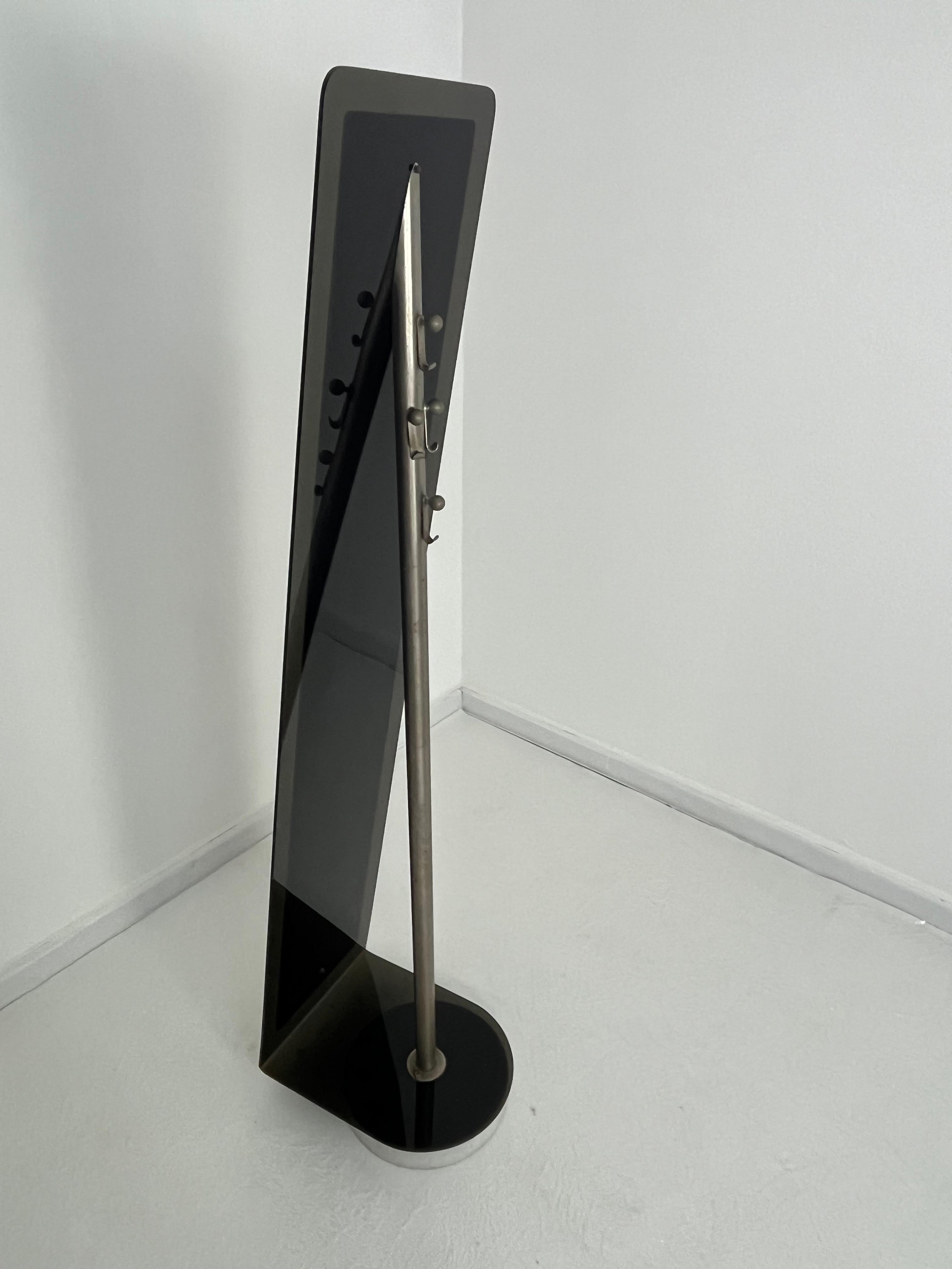 Miroir en plexiglas et métal marbré du milieu du siècle dernier, 1960s Bon état - En vente à Palermo, IT