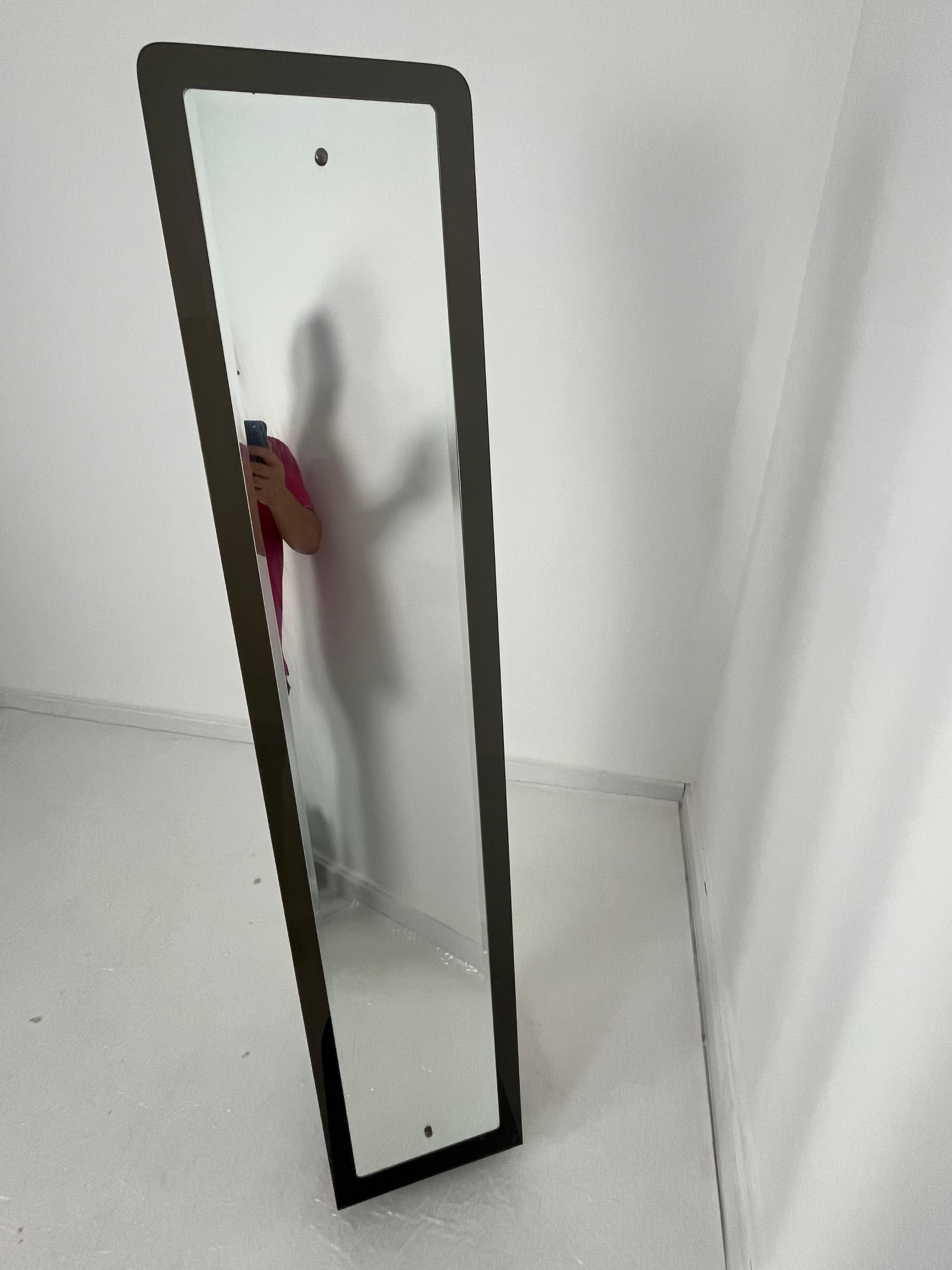 Milieu du XXe siècle Miroir en plexiglas et métal marbré du milieu du siècle dernier, 1960s en vente