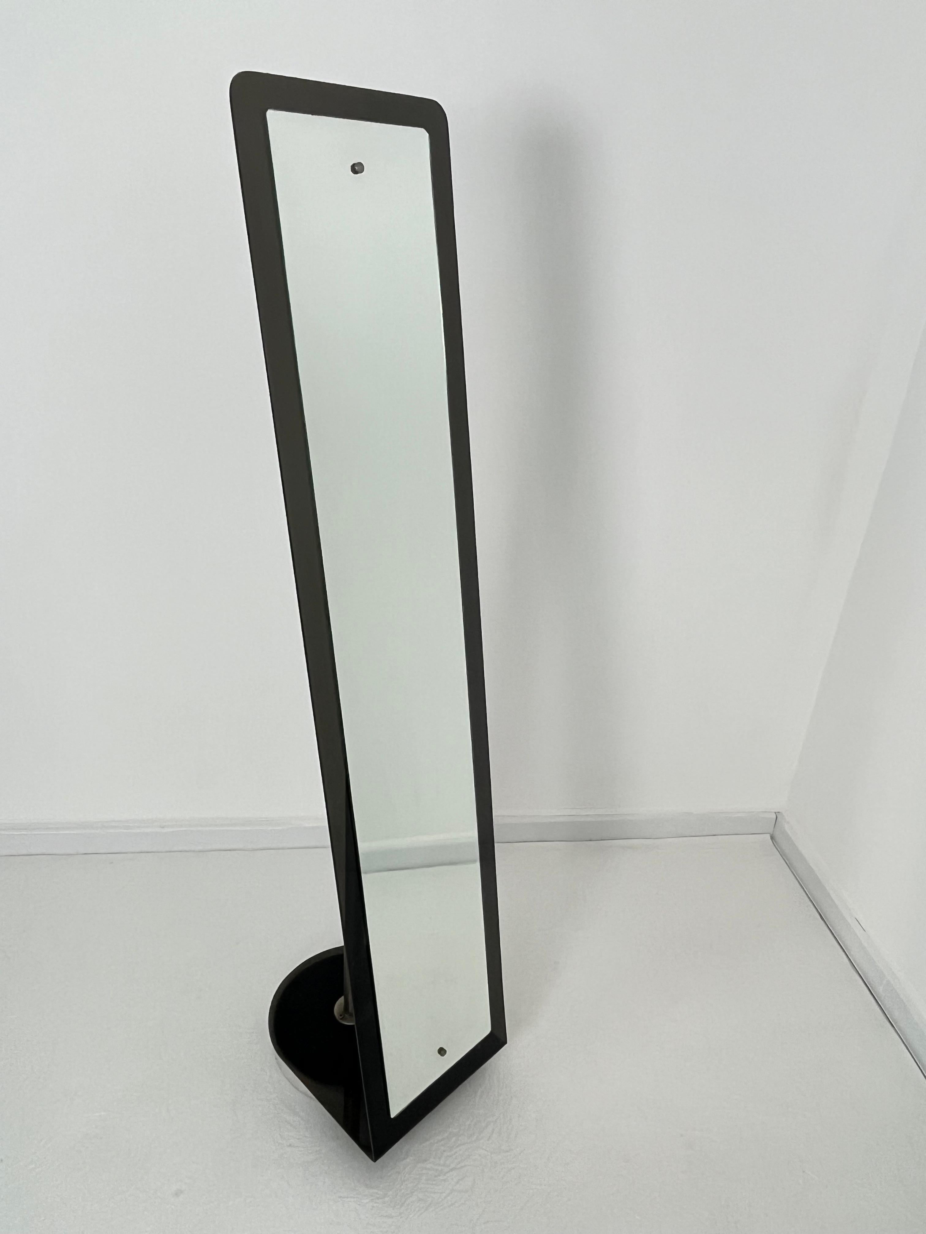 Métal Miroir en plexiglas et métal marbré du milieu du siècle dernier, 1960s en vente