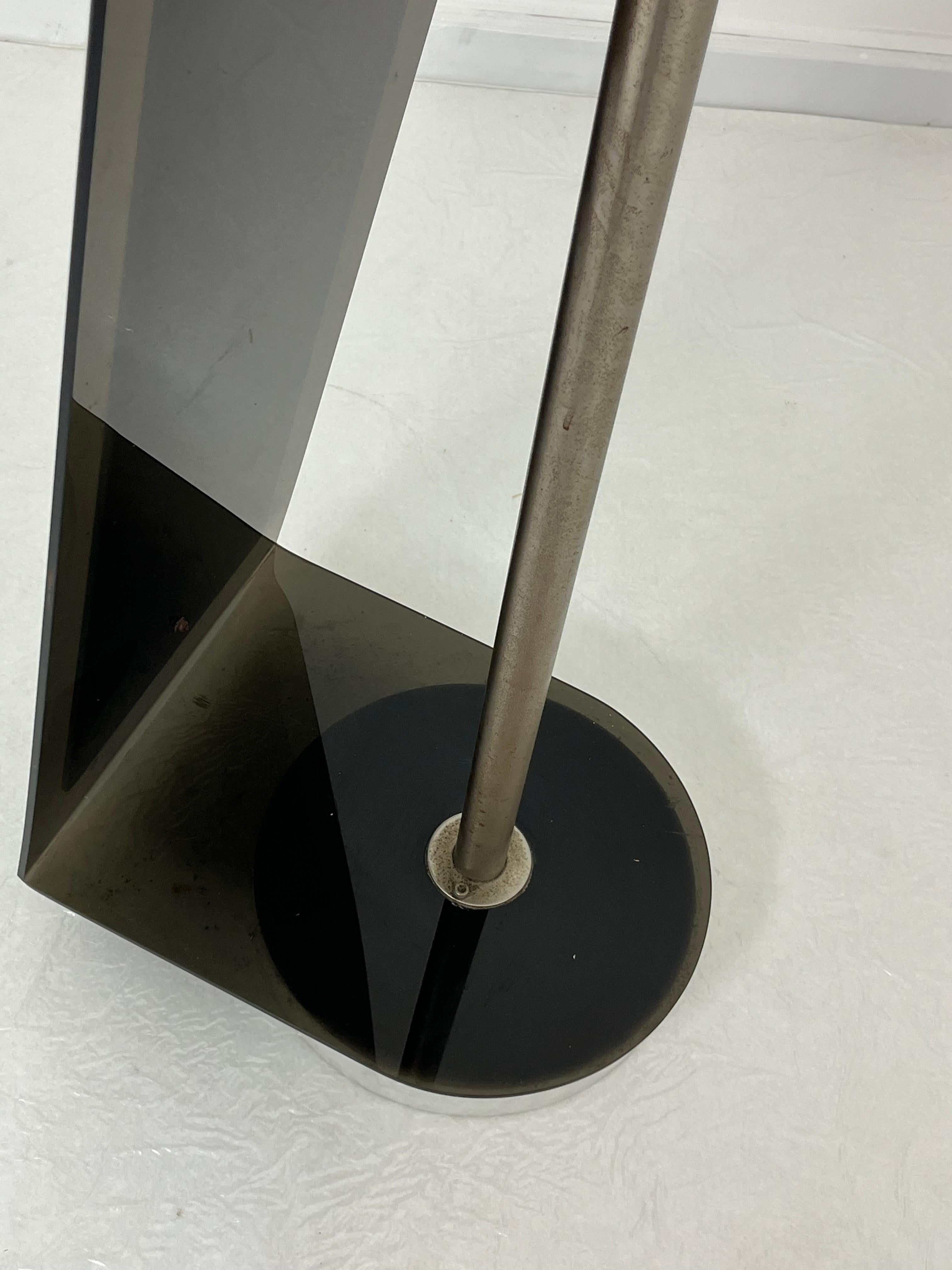 Miroir en plexiglas et métal marbré du milieu du siècle dernier, 1960s en vente 2