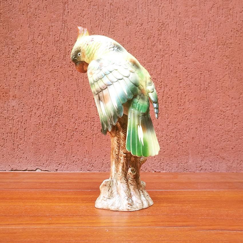 Italian Midcentury Polychrome Ceramic Parrot, 1960s In Good Condition For Sale In MIlano, IT