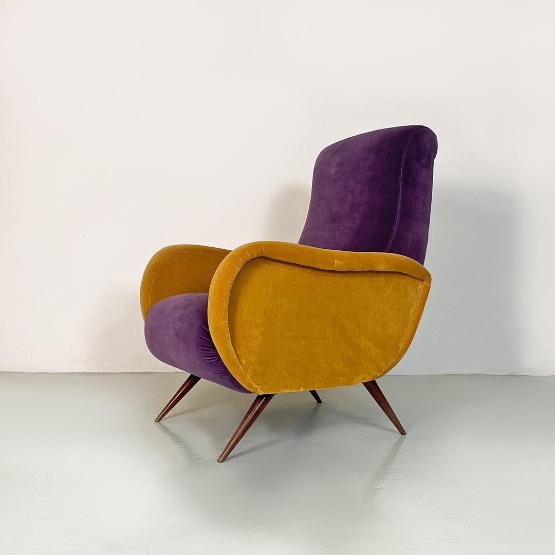Italian mid century purple and yellow armchair with wood conical legs, 1960s In Good Condition For Sale In MIlano, IT