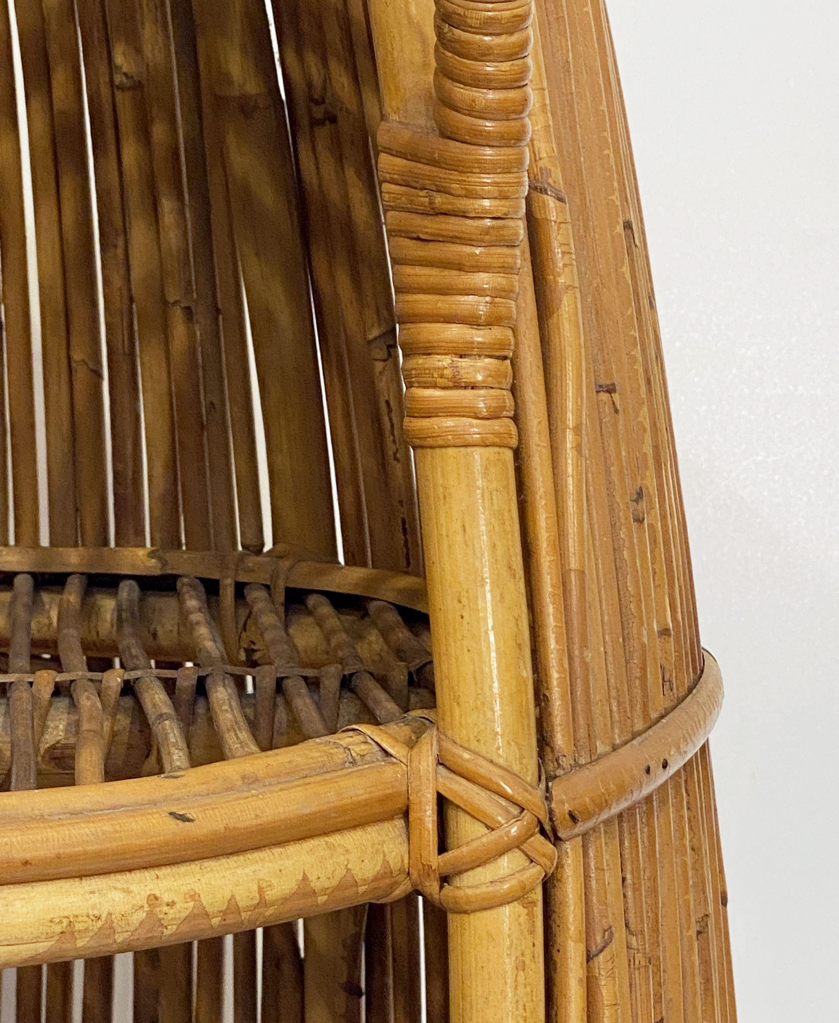 Italian Mid-Century Rattan and Bamboo Barrel-Shaped Bar Cart For Sale 6