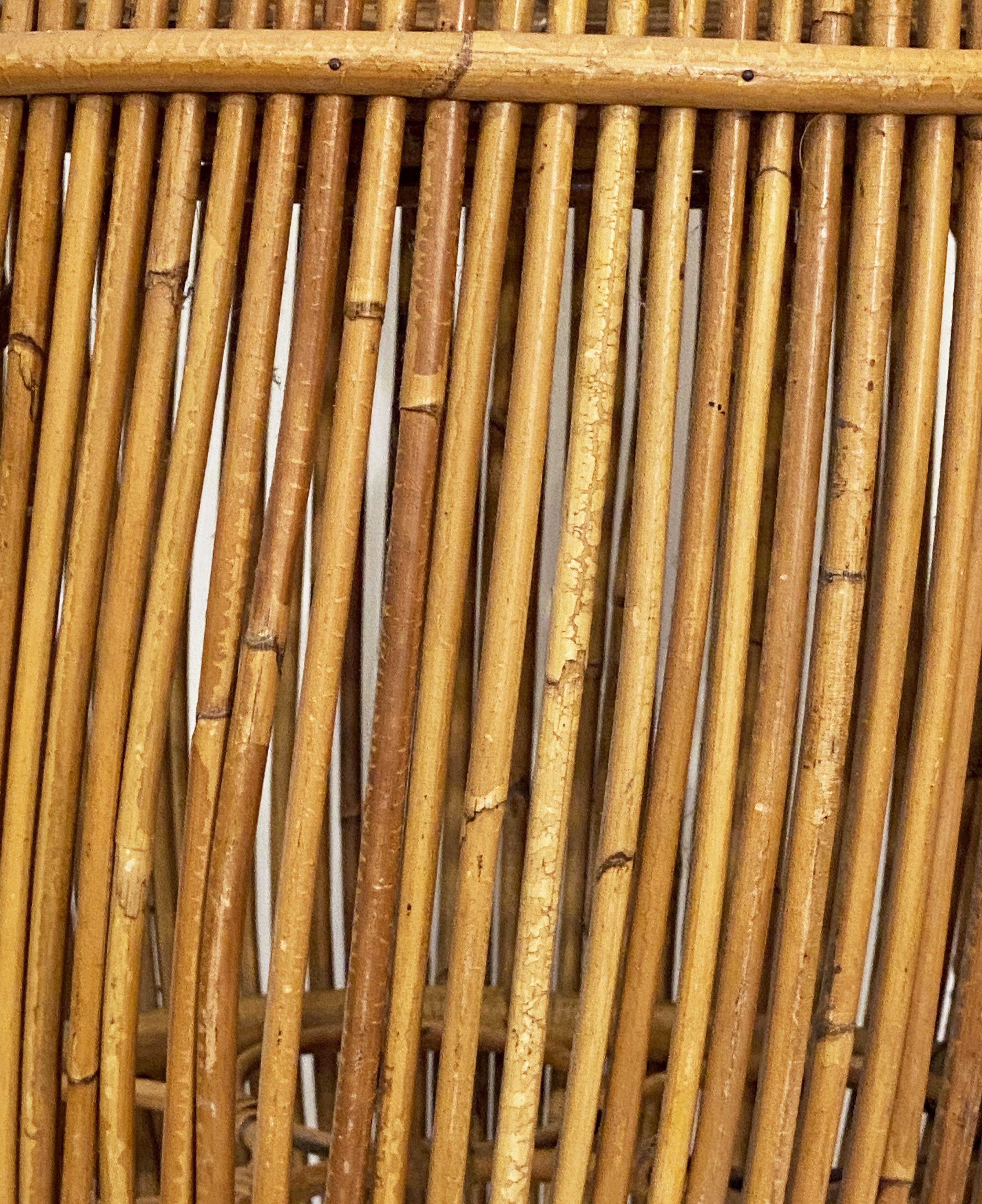 Italian Mid-Century Rattan and Bamboo Barrel-Shaped Bar Cart For Sale 7