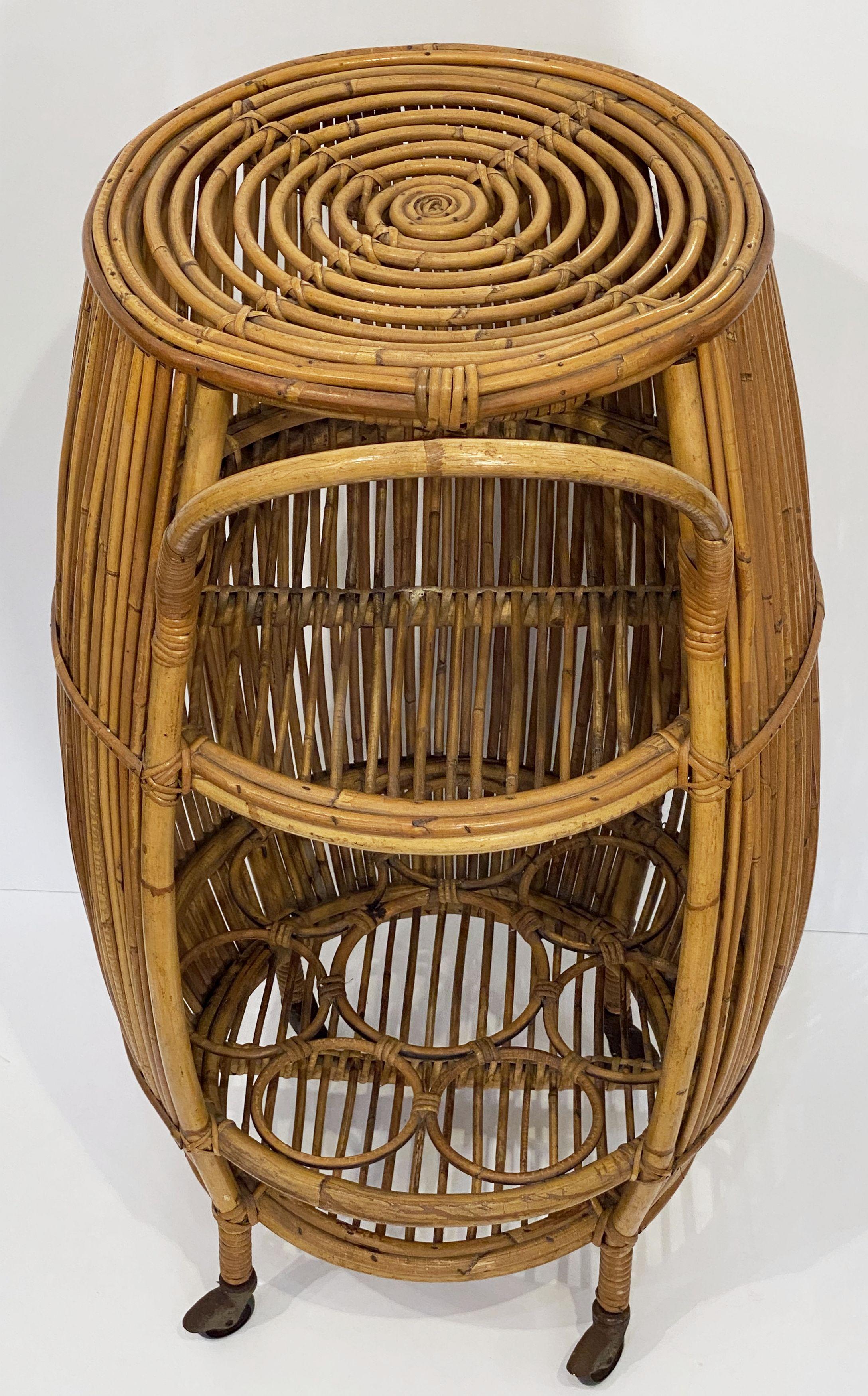 Italian Mid-Century Rattan and Bamboo Barrel-Shaped Bar Cart For Sale 8