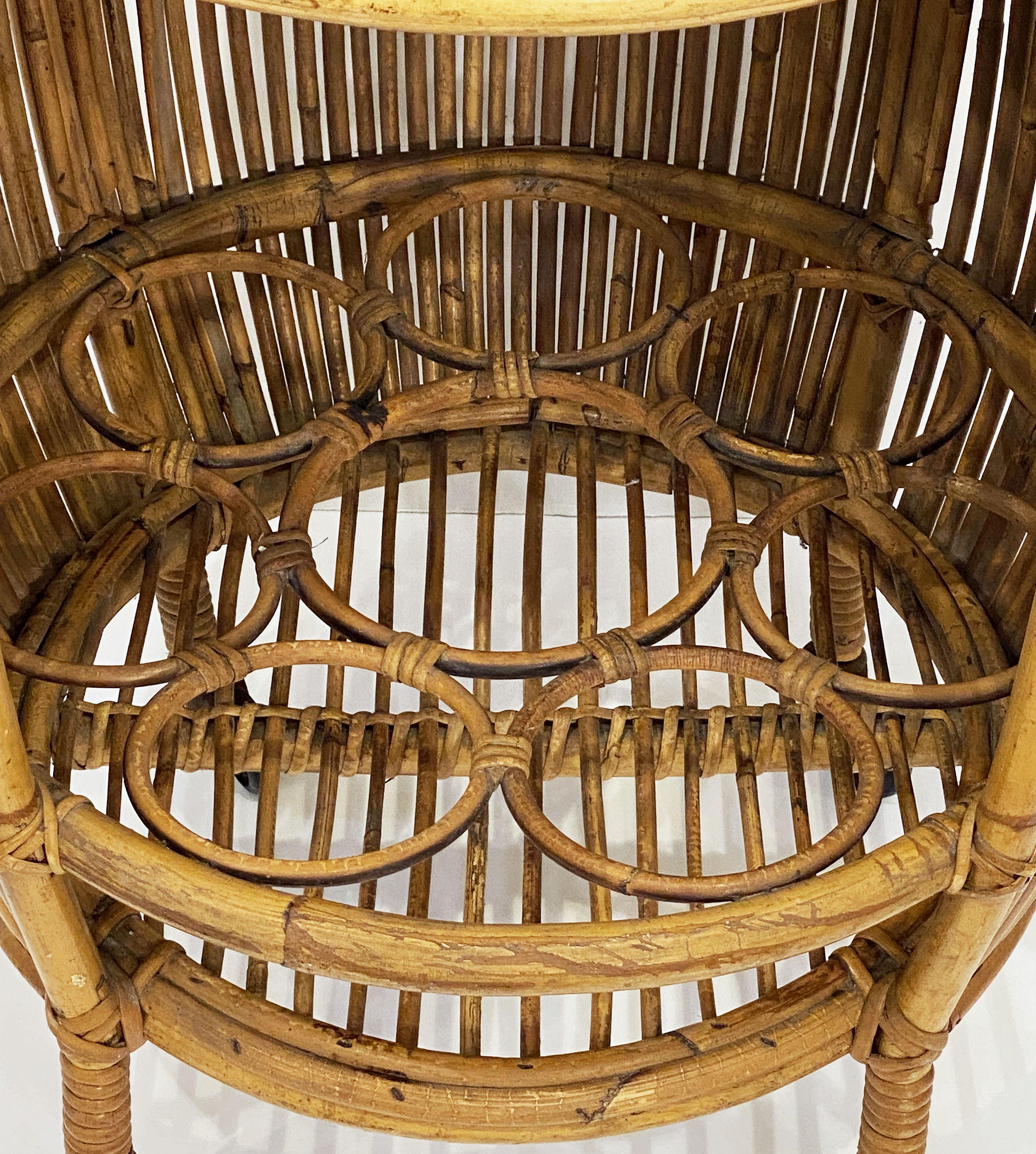 Italian Mid-Century Rattan and Bamboo Barrel-Shaped Bar Cart For Sale 12