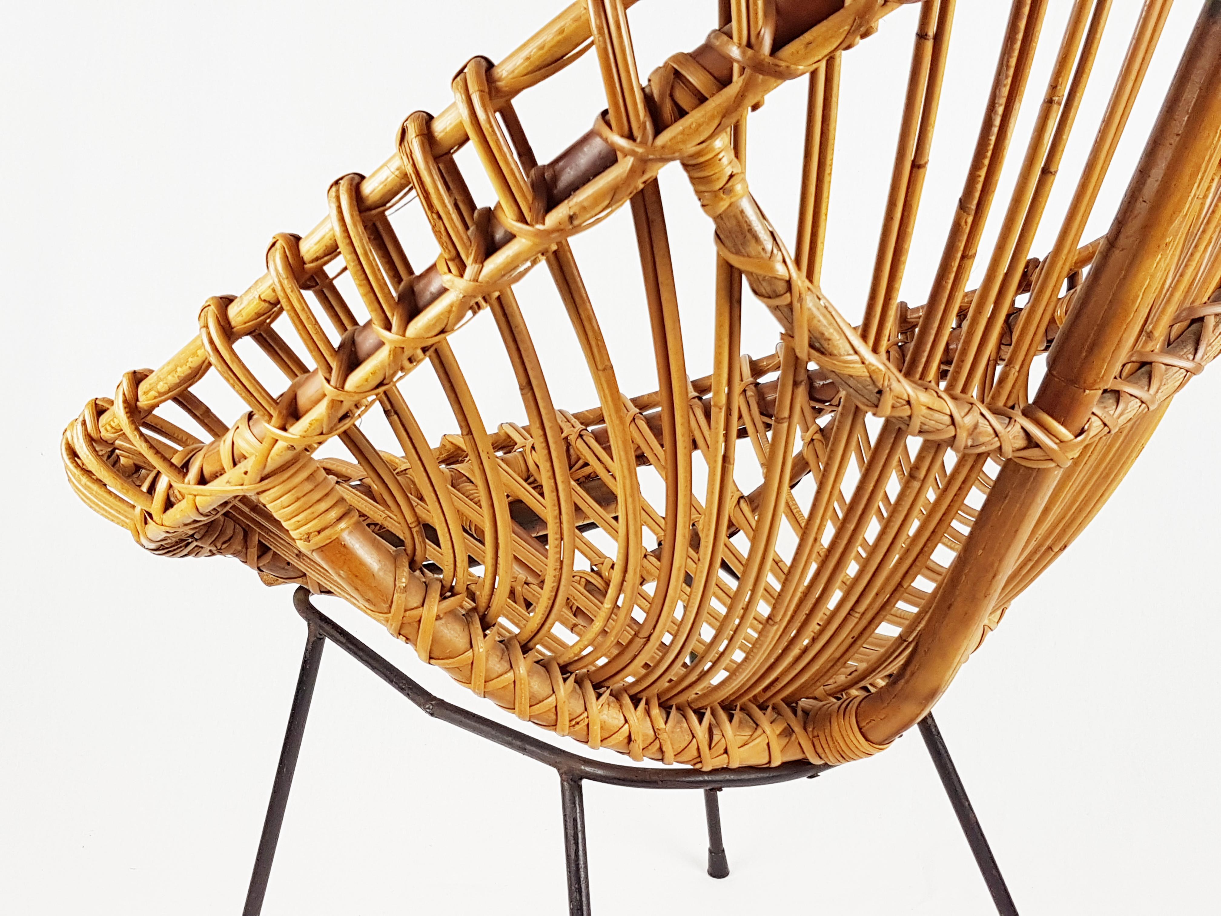 Italian Midcentury Rattan and Black Metal Armchair For Sale 5