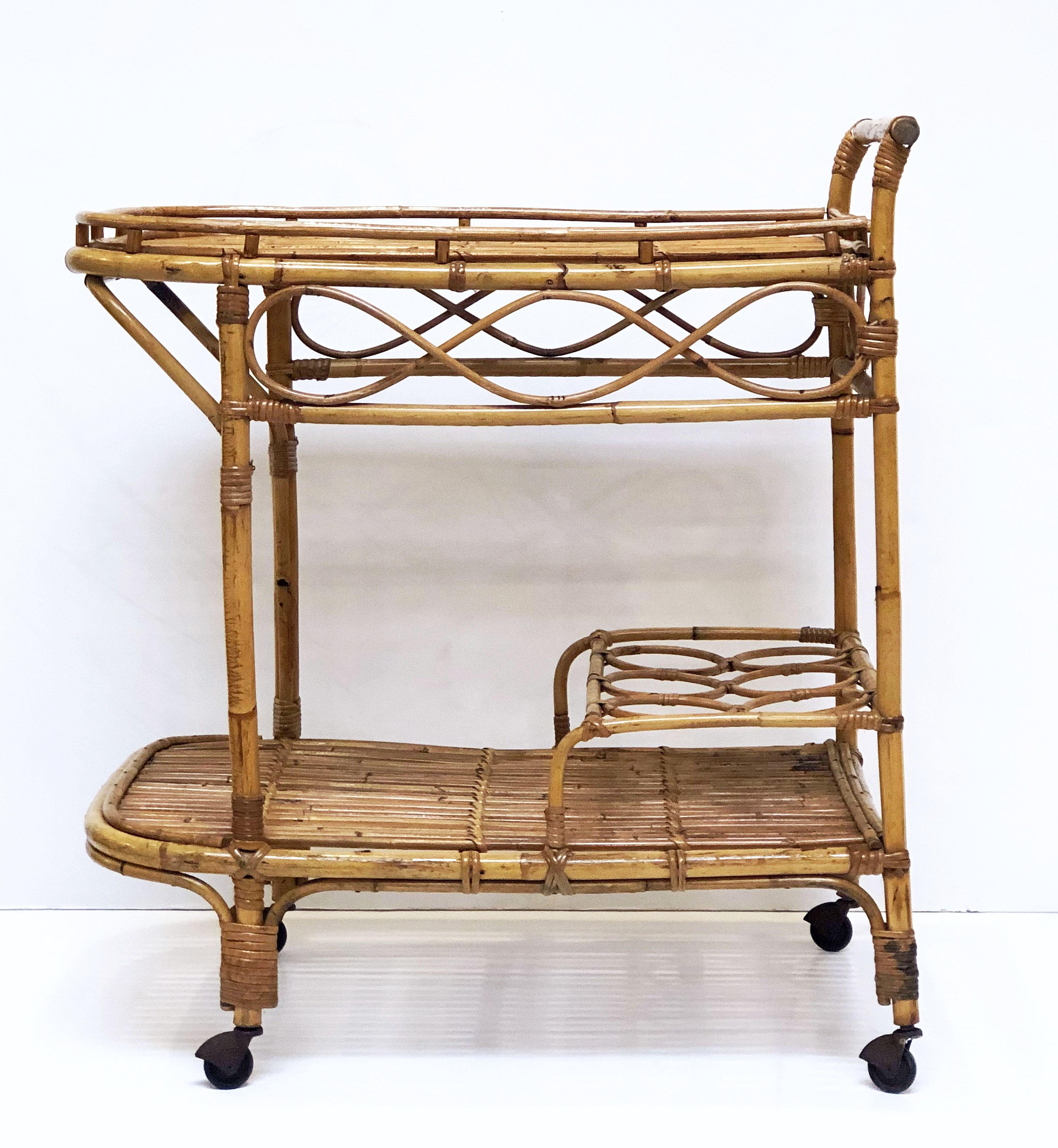 Italian Midcentury Rattan Cane and Bamboo Drinks Cart For Sale 1