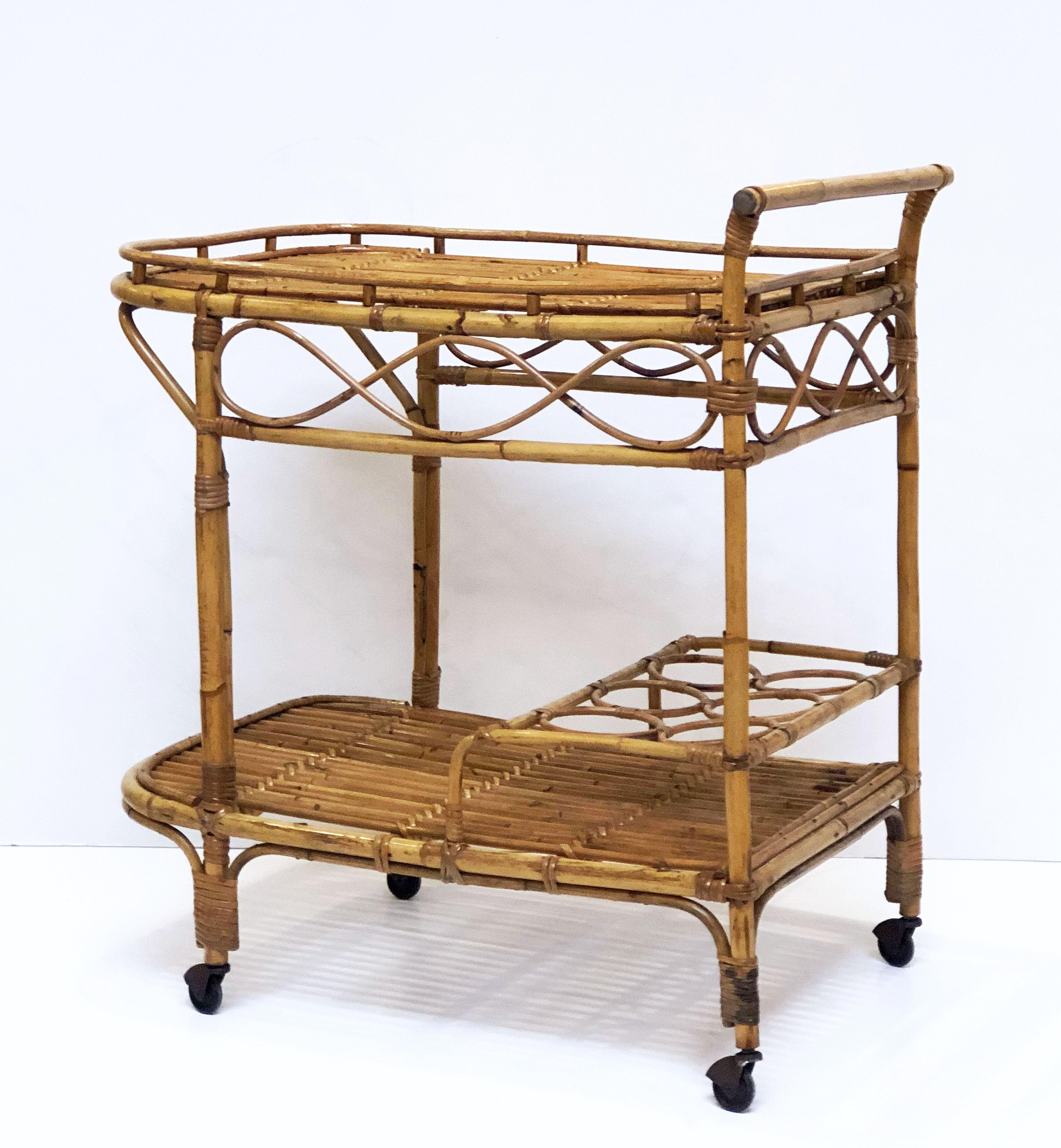 Italian Midcentury Rattan Cane and Bamboo Drinks Cart For Sale 2