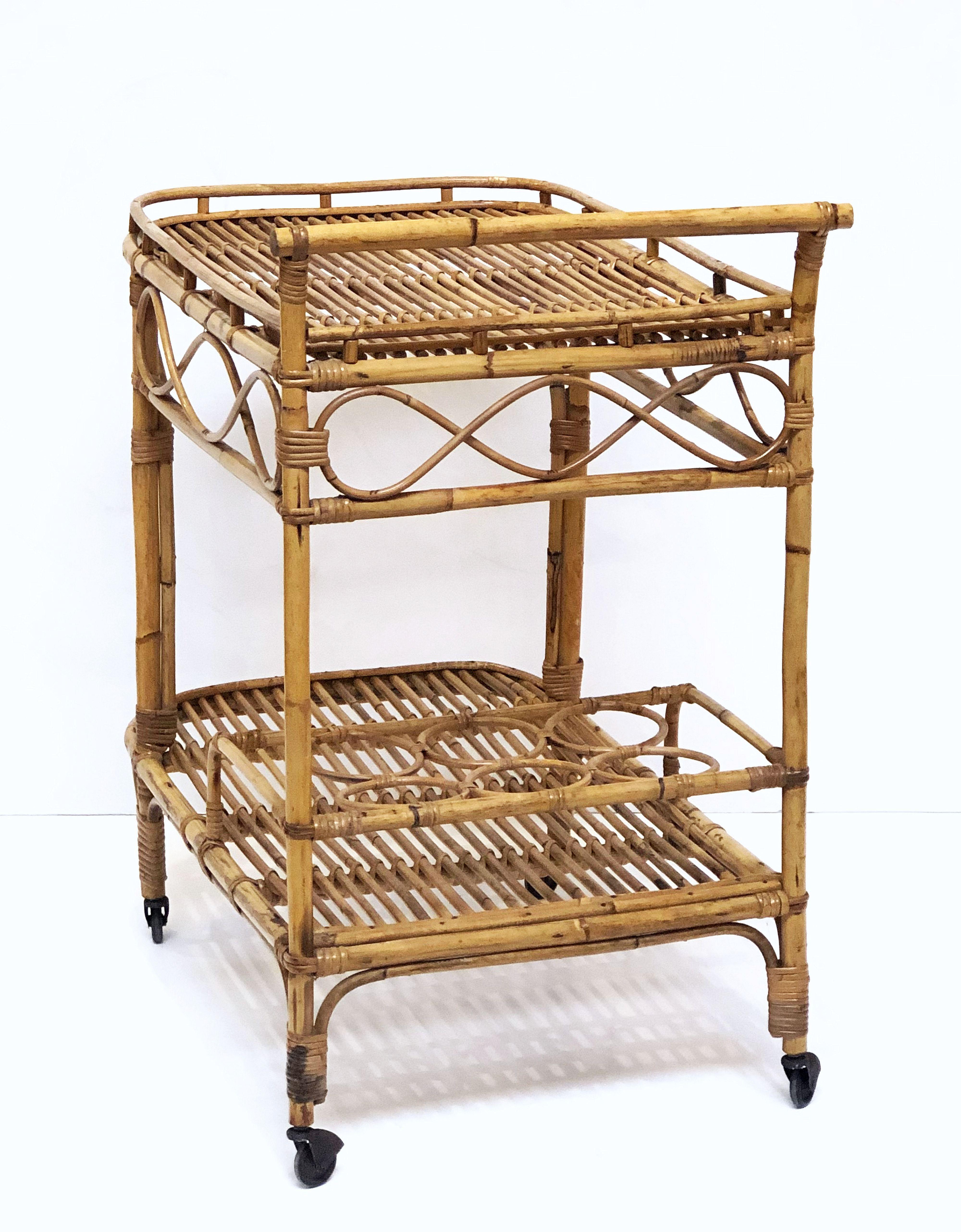 Italian Midcentury Rattan Cane and Bamboo Drinks Cart For Sale 3