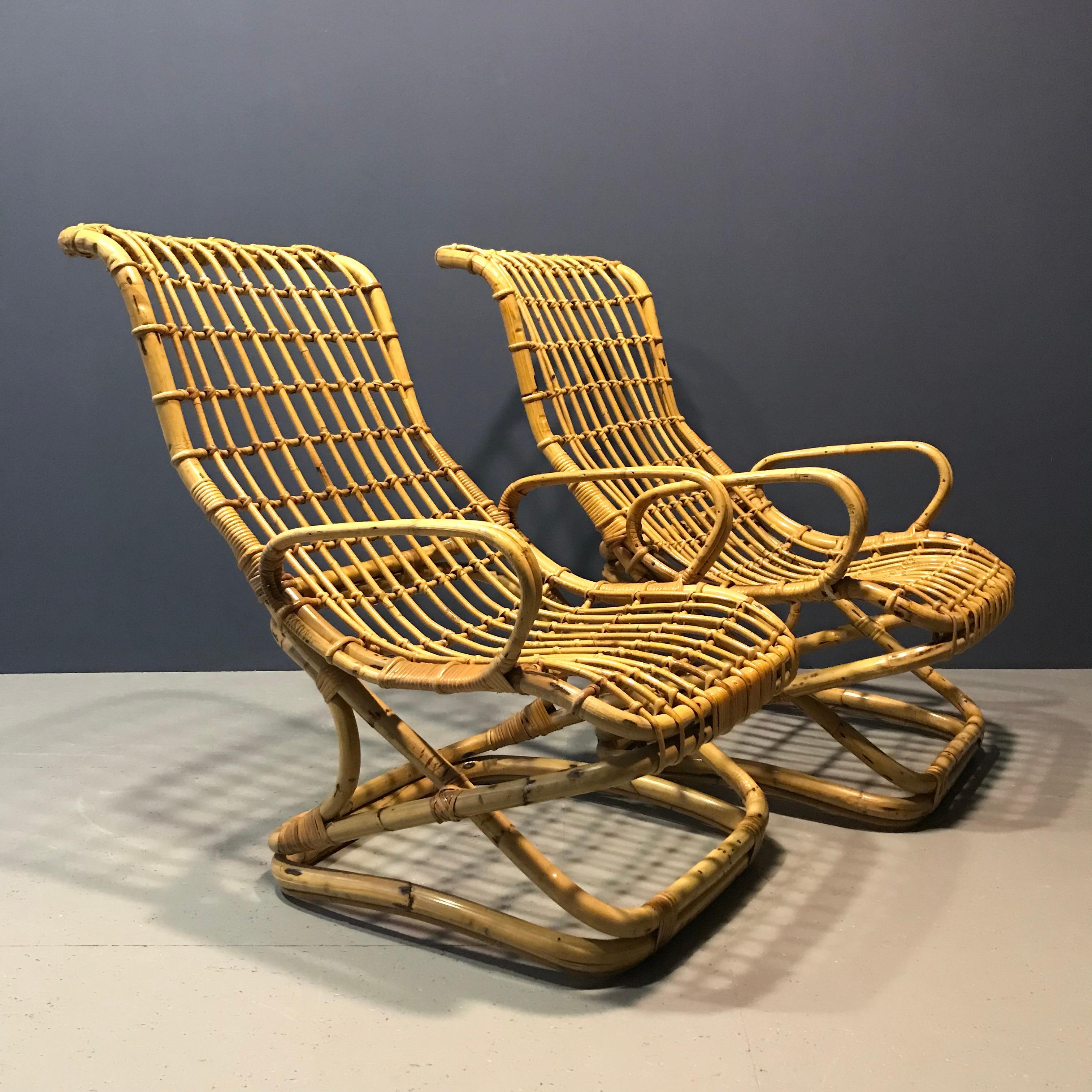 Pair of Italian Rattan Lounge Chairs with matching Table, Mid-Century, Set of 3 For Sale 5
