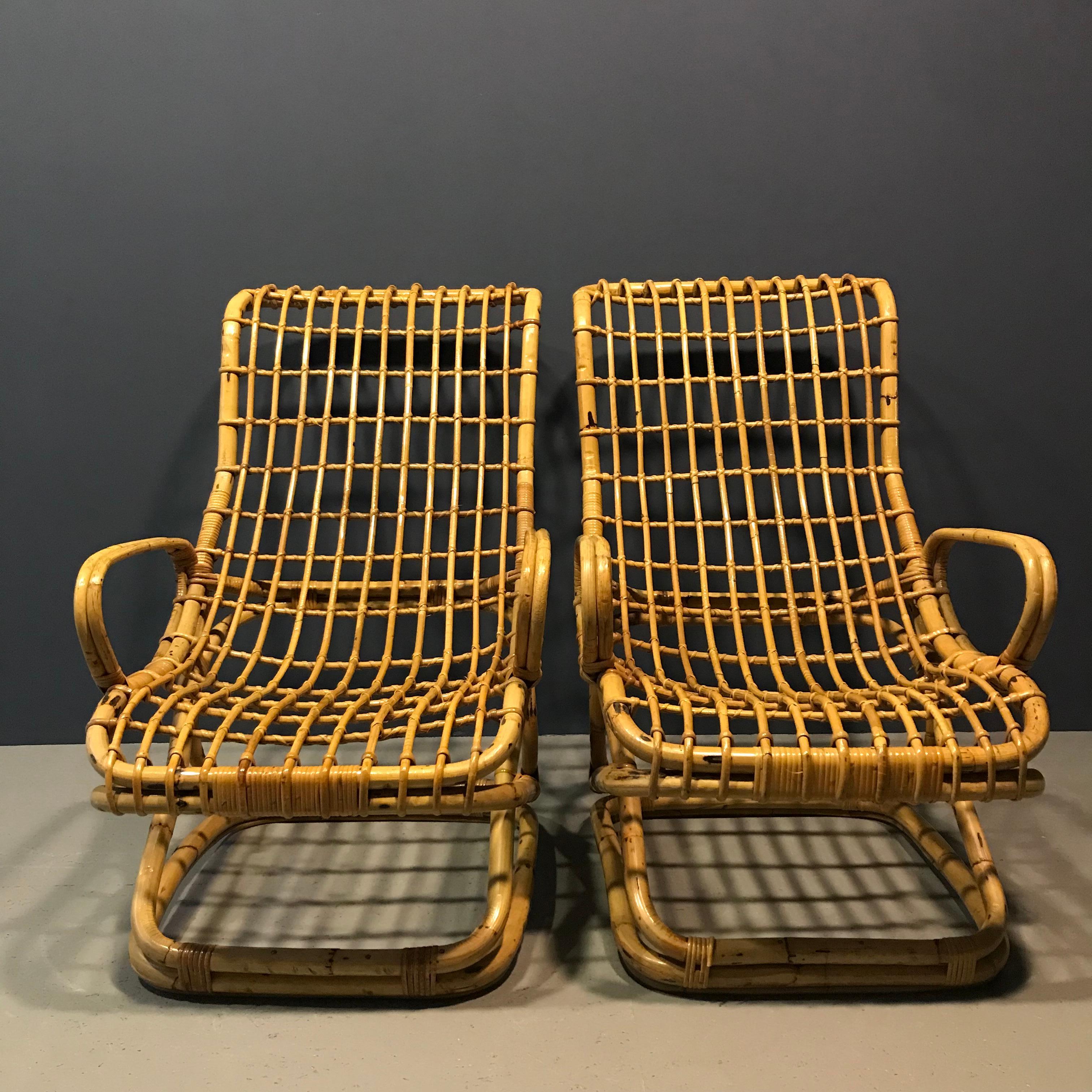 Pair of Italian Rattan Lounge Chairs with matching Table, Mid-Century, Set of 3 For Sale 6