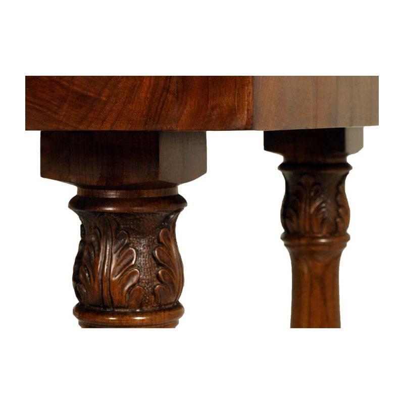 Italienischer rechteckiger neoklassizistischer Tisch aus Nussbaum, gewachst poliert (Neoklassisches Revival) im Angebot