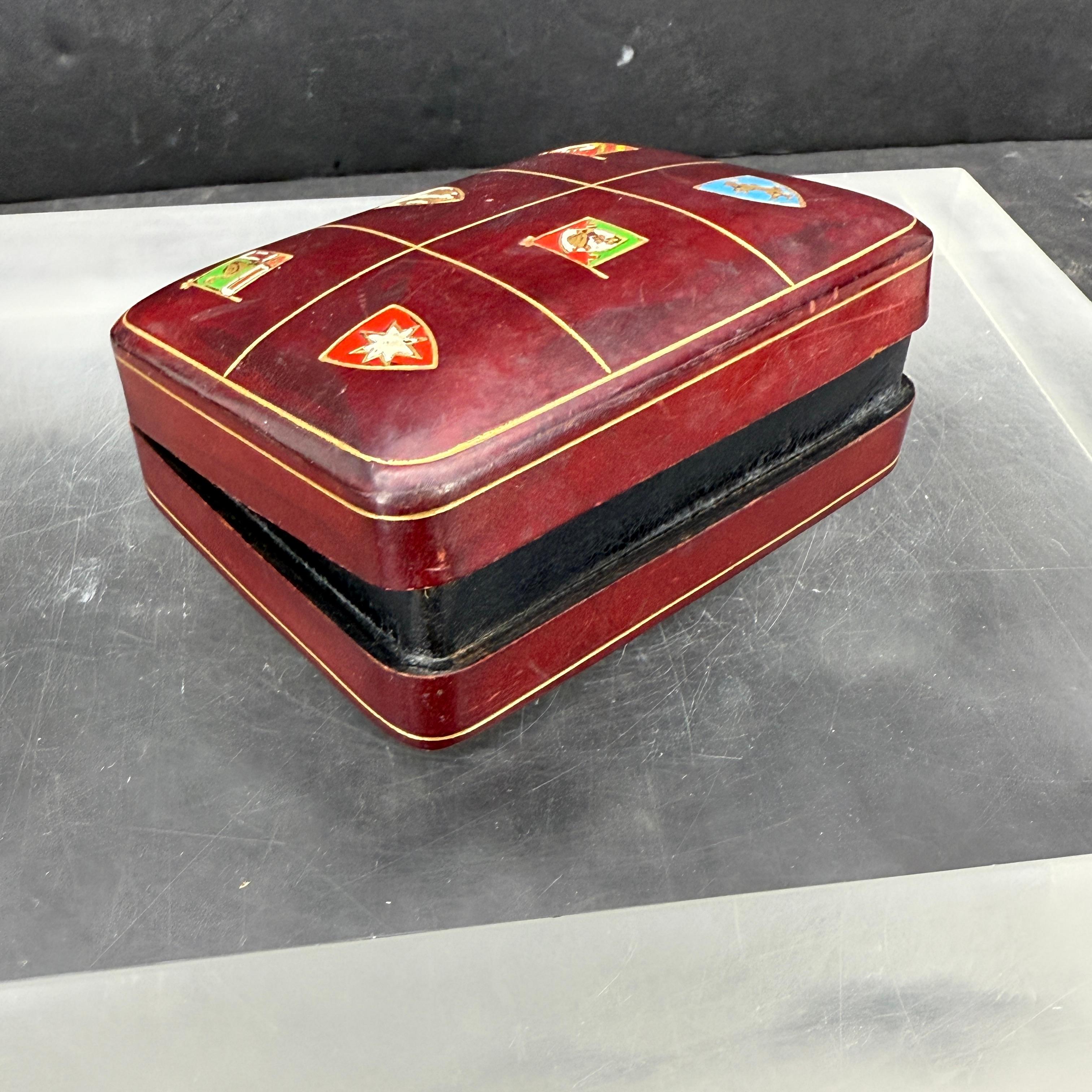 Italian Mid-Century Rectangular Red Leather Embossed Box For Sale 7
