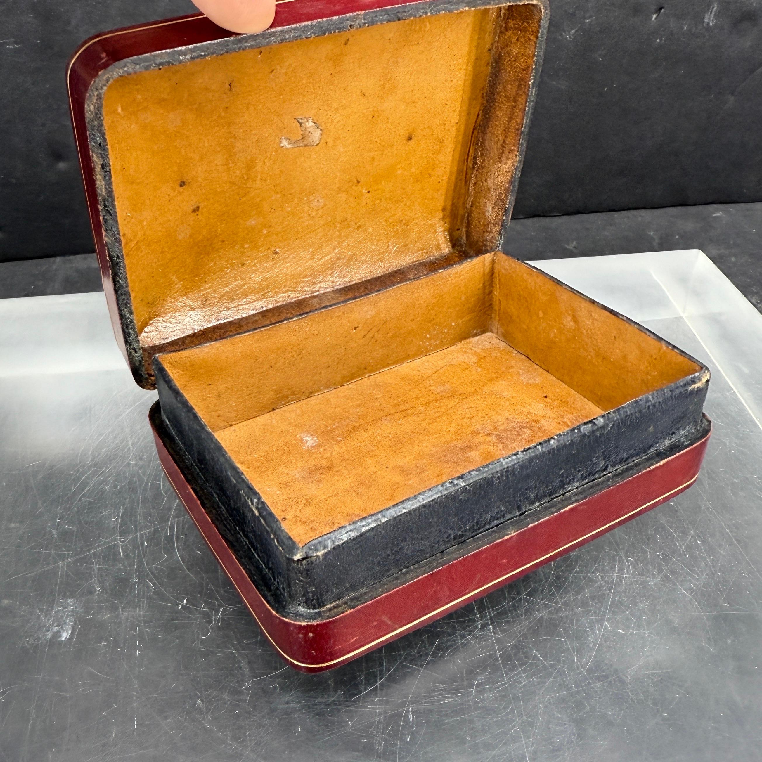 Italian Mid-Century Rectangular Red Leather Embossed Box For Sale 8