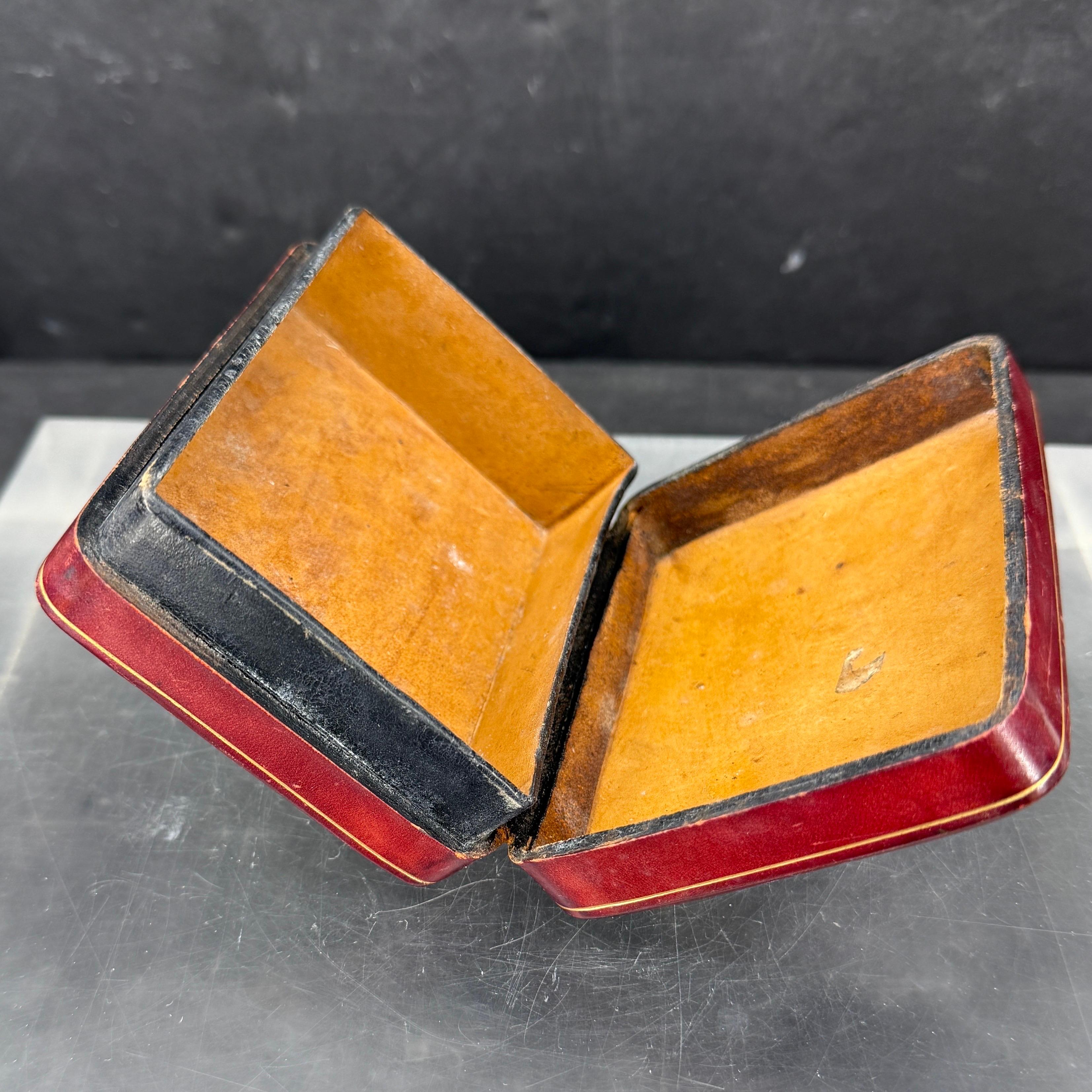 Italian Mid-Century Rectangular Red Leather Embossed Box For Sale 9