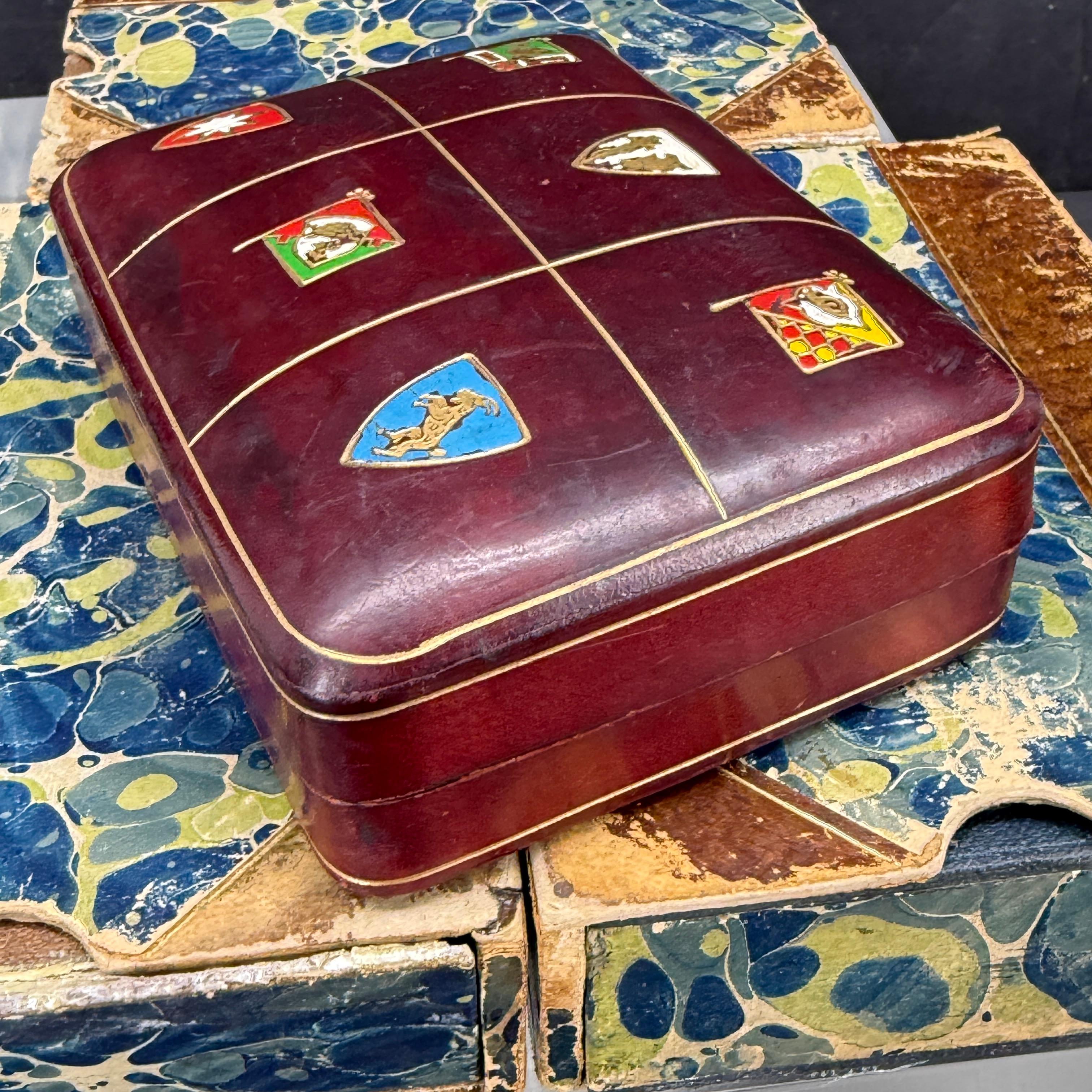 Italian Mid-Century Rectangular Red Leather Embossed Box For Sale 1