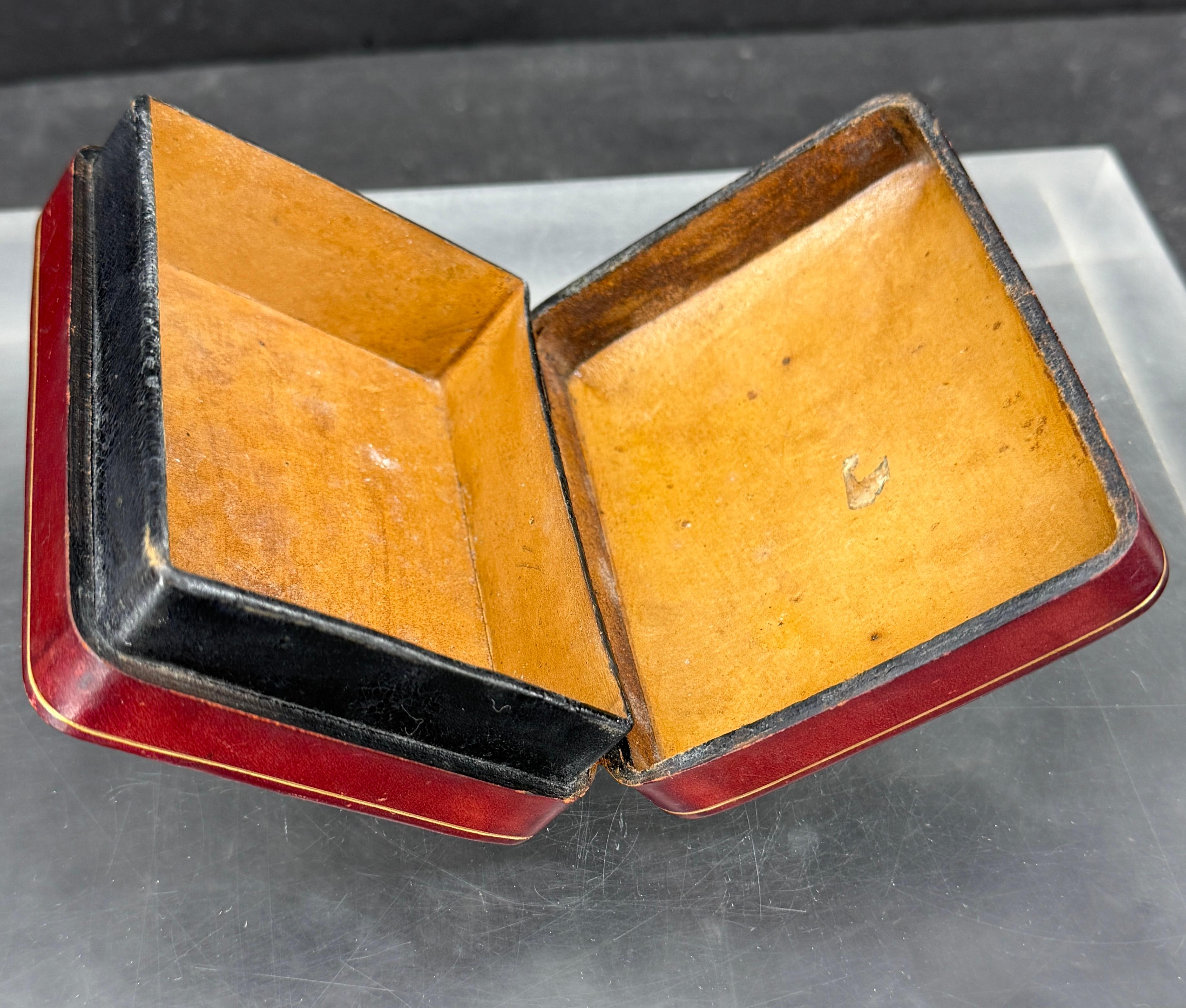 Italian Mid-Century Rectangular Red Leather Embossed Box For Sale 3