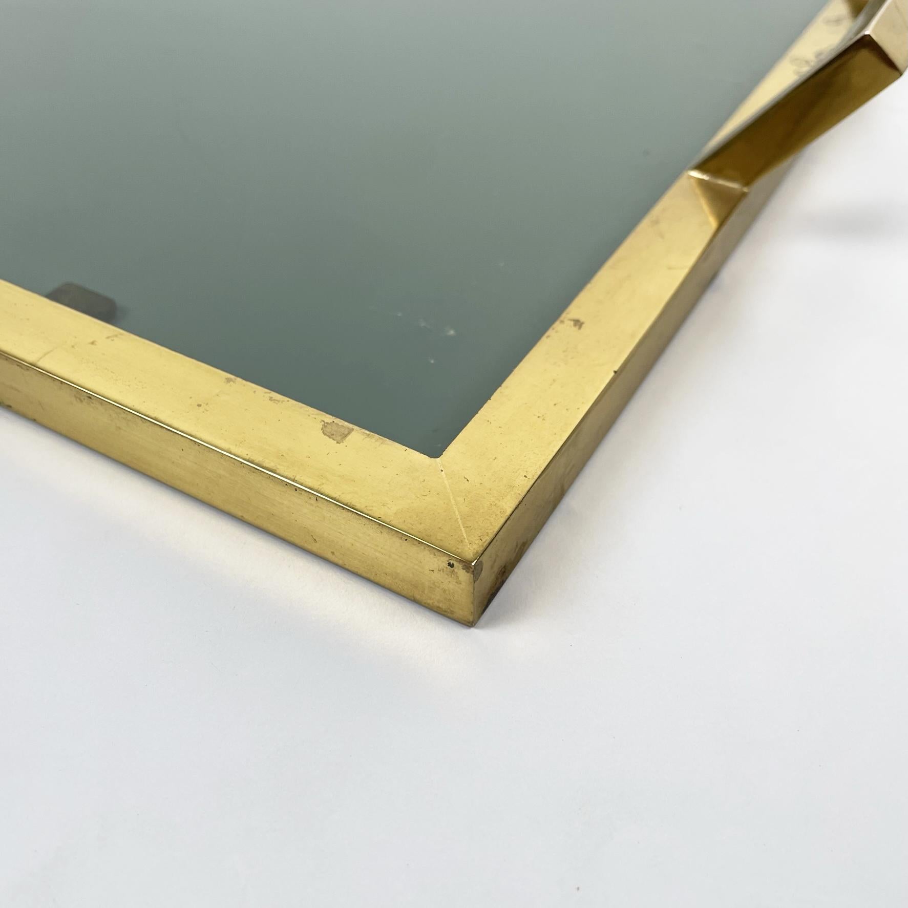Italian mid-century Rectangular tray in brass and smoked glass, 1960s For Sale 3
