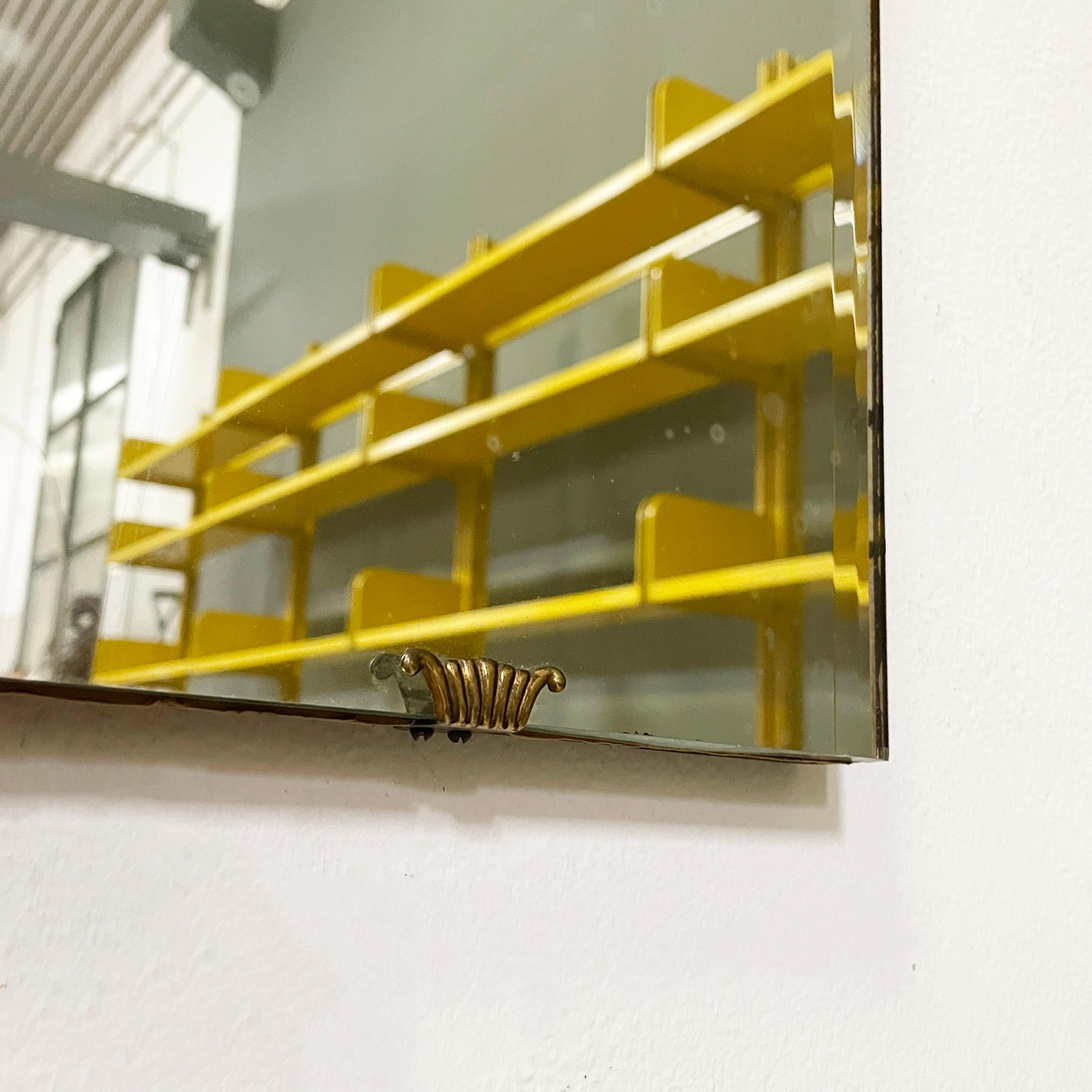 Italian mid-century Rectangular wall mirror in wood and burnished brass, 1960s For Sale 6
