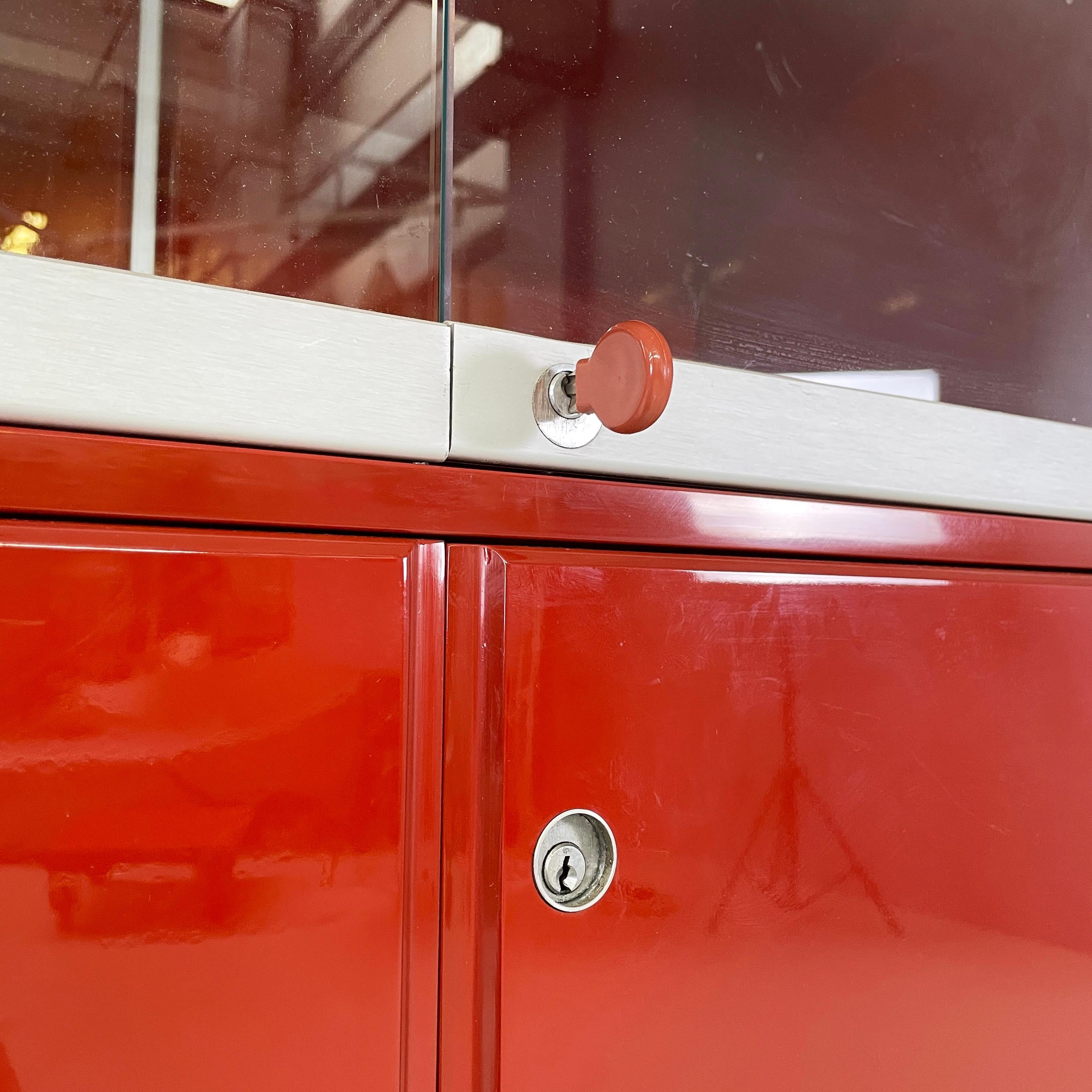 Italian mid-century red Bookcase Olinto by Kazuhide Takahama for Gavina, 1960s 4