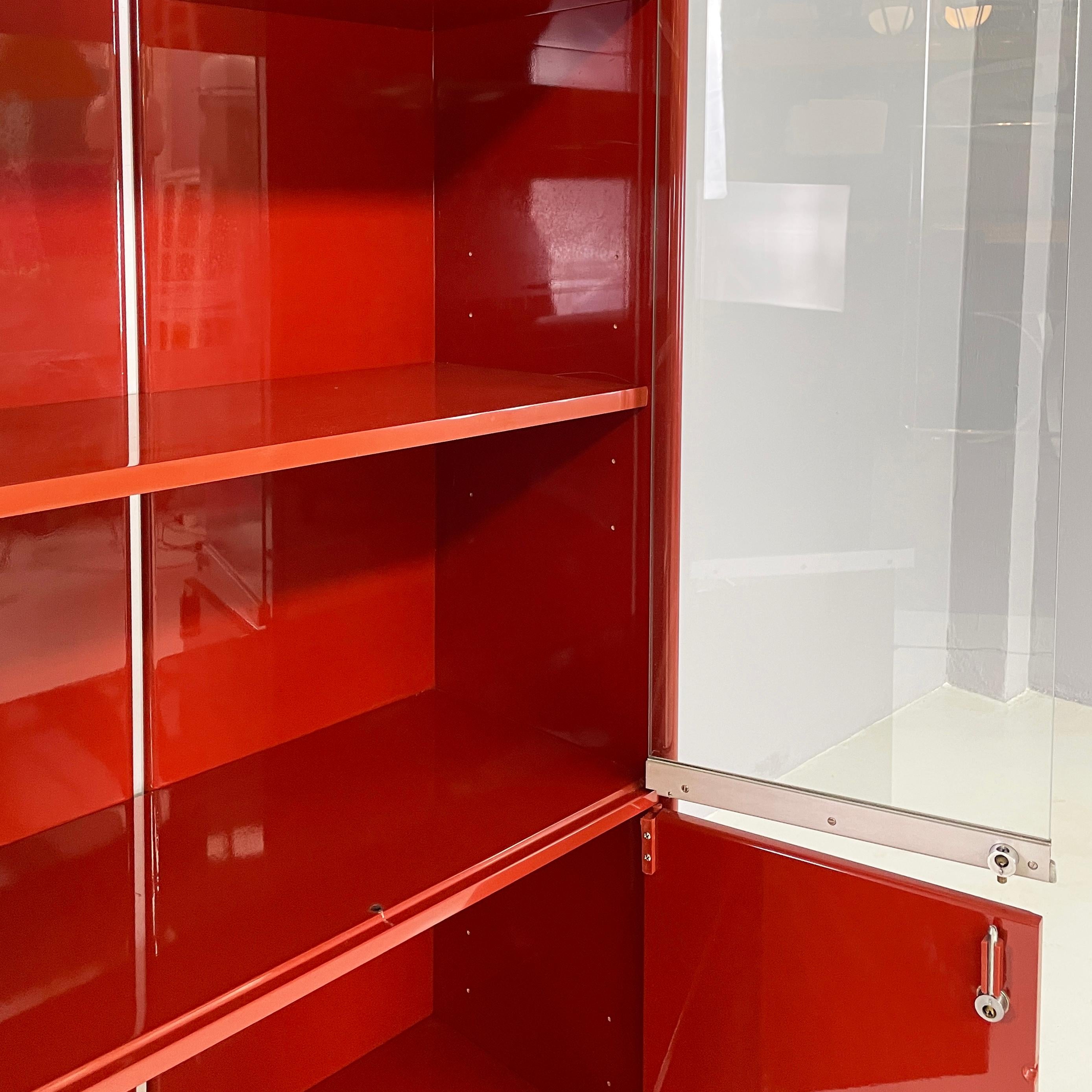 Mid-20th Century Italian mid-century red Bookcase Olinto by Kazuhide Takahama for Gavina, 1960s