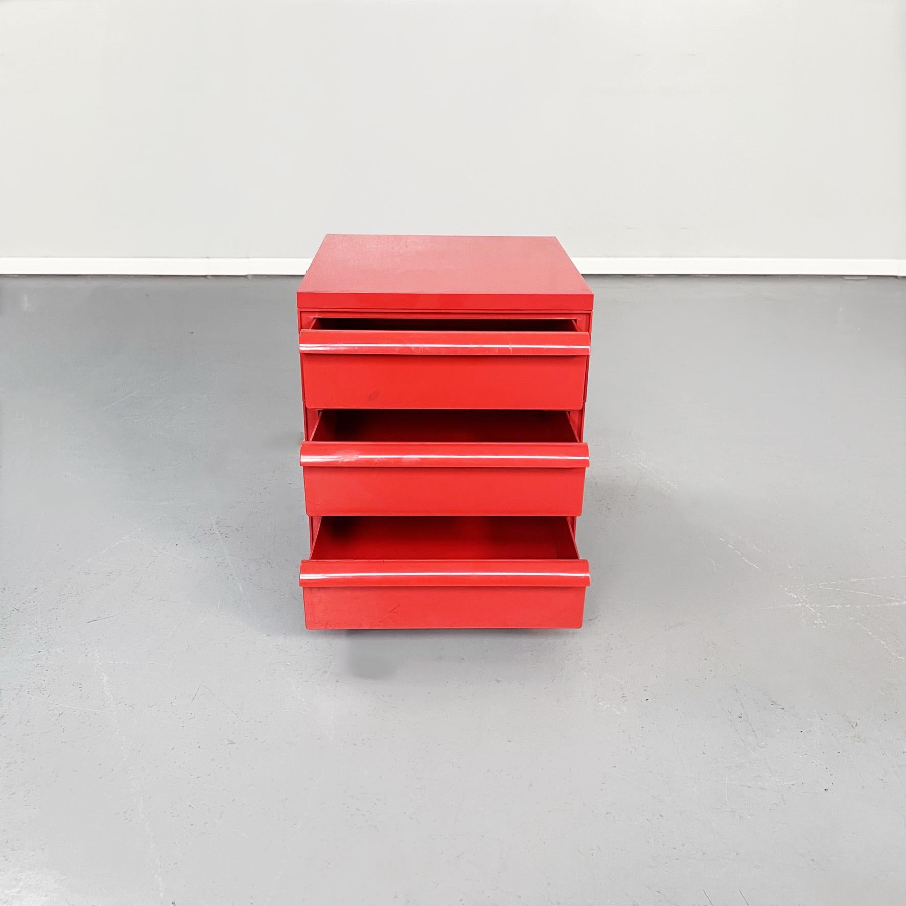 Late 20th Century Italian Mid-Century Red Chest of Drawers Mod.4602 by Fussell for Kartell, 1970s