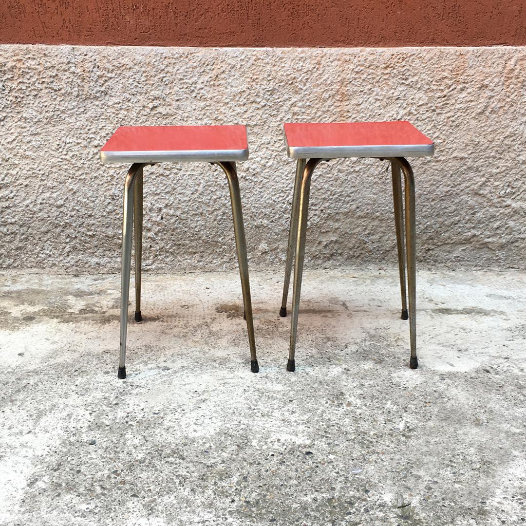 Italian midcentury red laminate stools with a squared seat, 1950s
Italian red laminate stools dating to the 1950s. Squared seat, covered with its original red laminate and with chromed metal legs show some signs.
Good condition.
Measures: 28 x 28