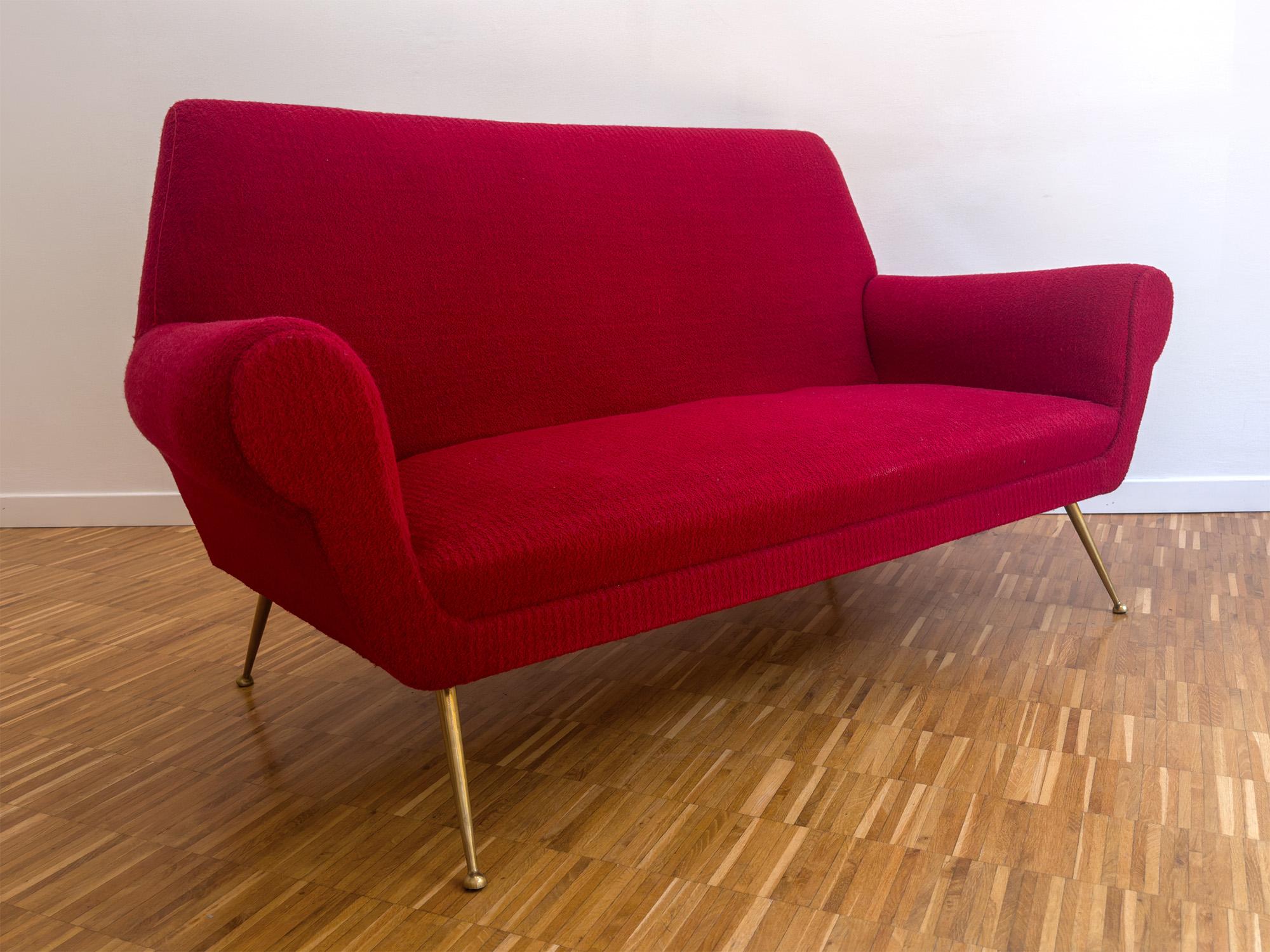 Rotes Rubinsofa mit Sesseln von Gigi Radice, 1950er Jahre, Italien, Mitte des Jahrhunderts (20. Jahrhundert) im Angebot