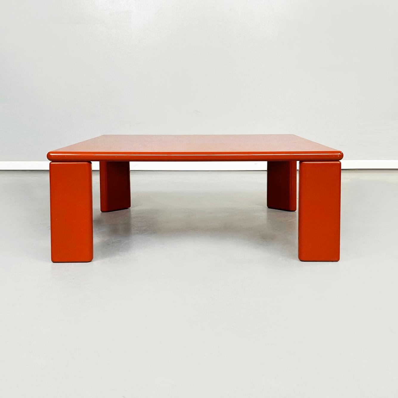 Italian mid-century red wooden coffee table Ming by Takahama for Gavina, 1980s.
Square coffee table model Ming in red lacquered wood. The 4 legs are triangular in shape with rounded corners.
Produced by Gavina in 1980s and designed by Kazuhide