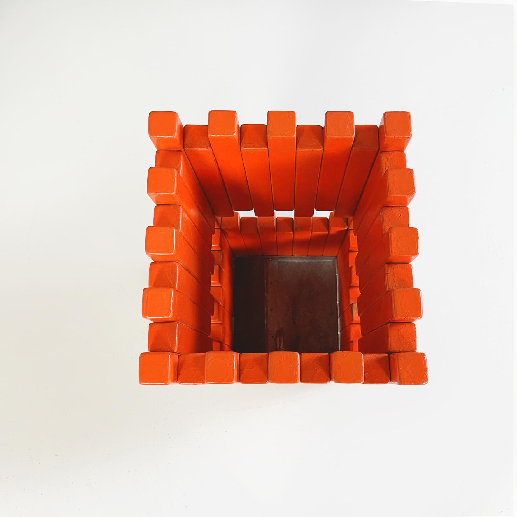 Italian Mid-Century Red Wooden Umbrella Stand by Sottsass for Poltronova, 1960s In Good Condition In MIlano, IT