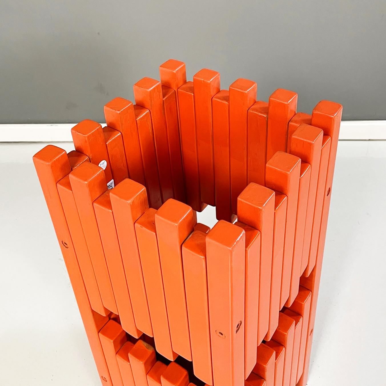 Mid-20th Century Italian Mid-Century Red Wooden Umbrella Stand by Sottsass for Poltronova, 1960s