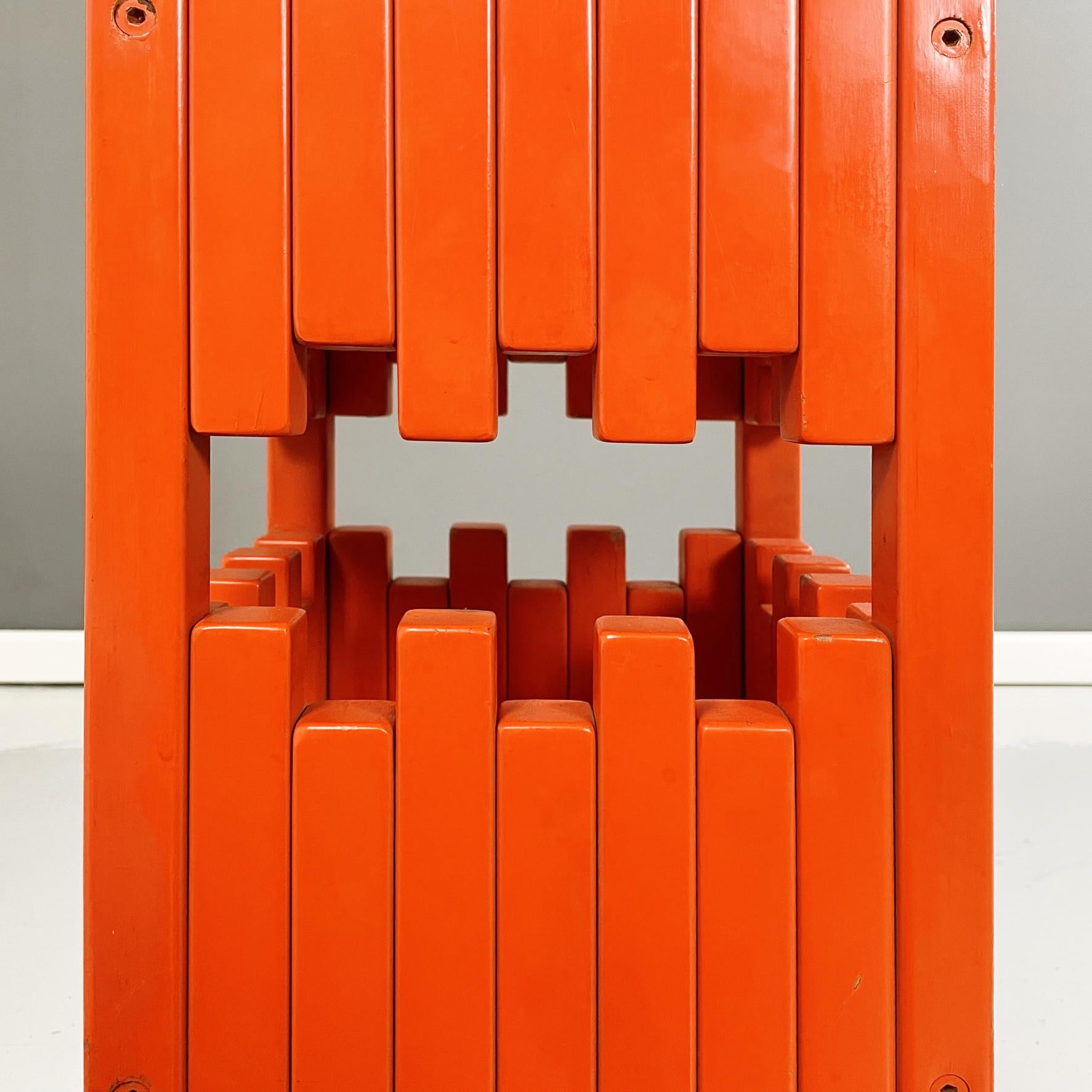 Italian Mid-Century Red Wooden Umbrella Stand by Sottsass for Poltronova, 1960s 4