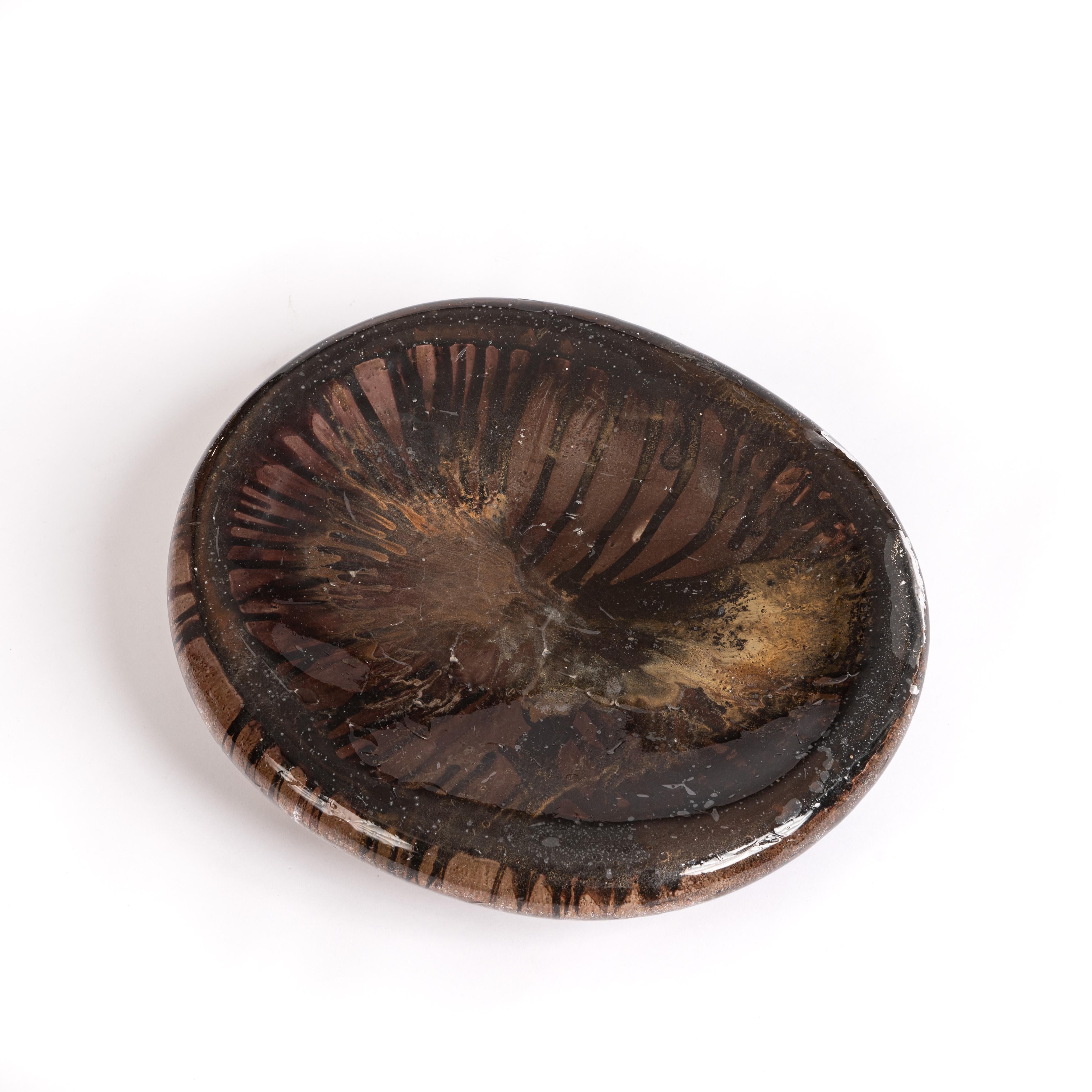 Hand-Crafted Italian Mid-Century Resin Bowl in Brown-Gold Tones Florenze 1980s For Sale