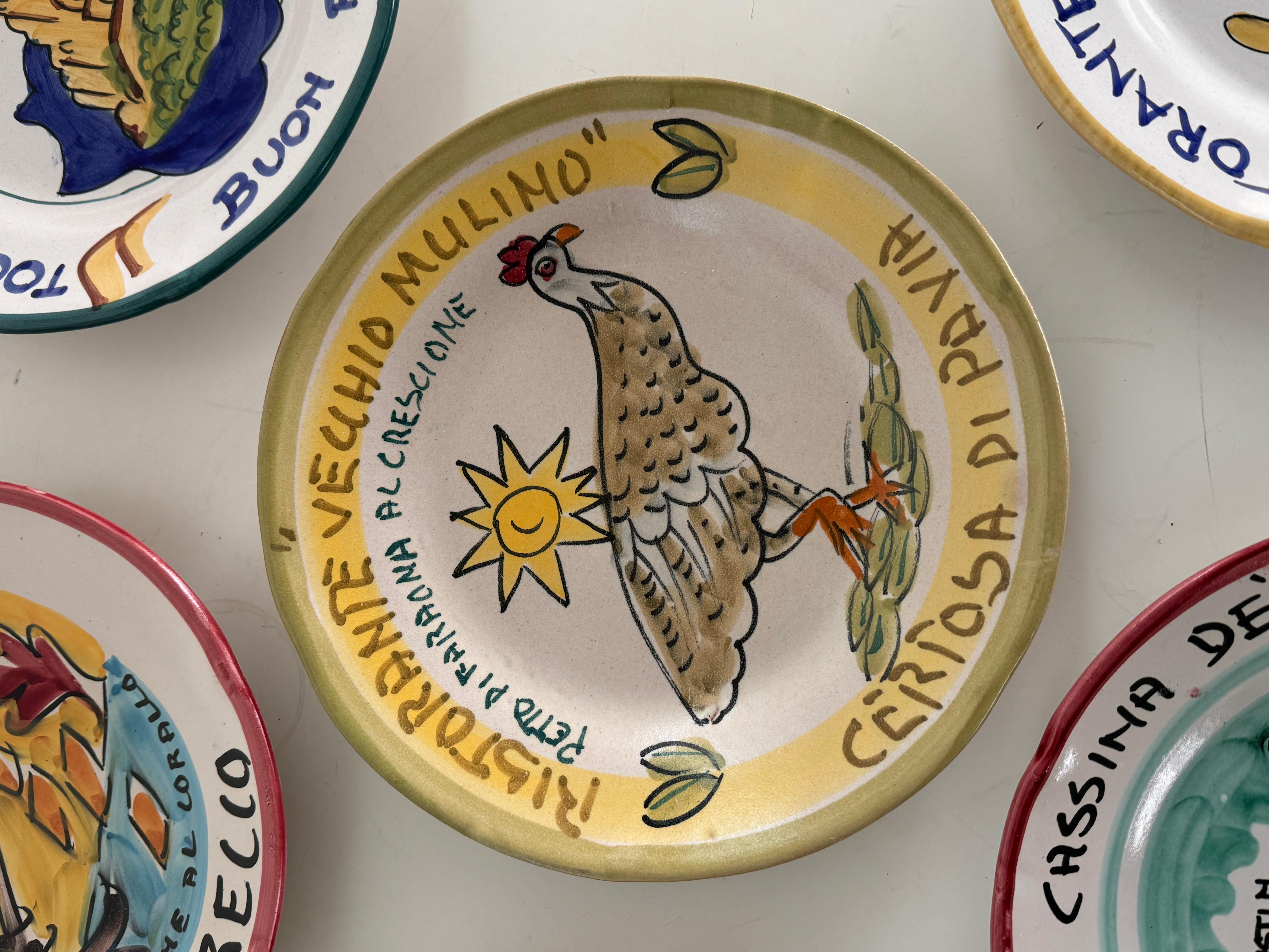 Céramique Assiettes à dîner italiennes en céramique du milieu du siècle dernier, lot de 8 en vente