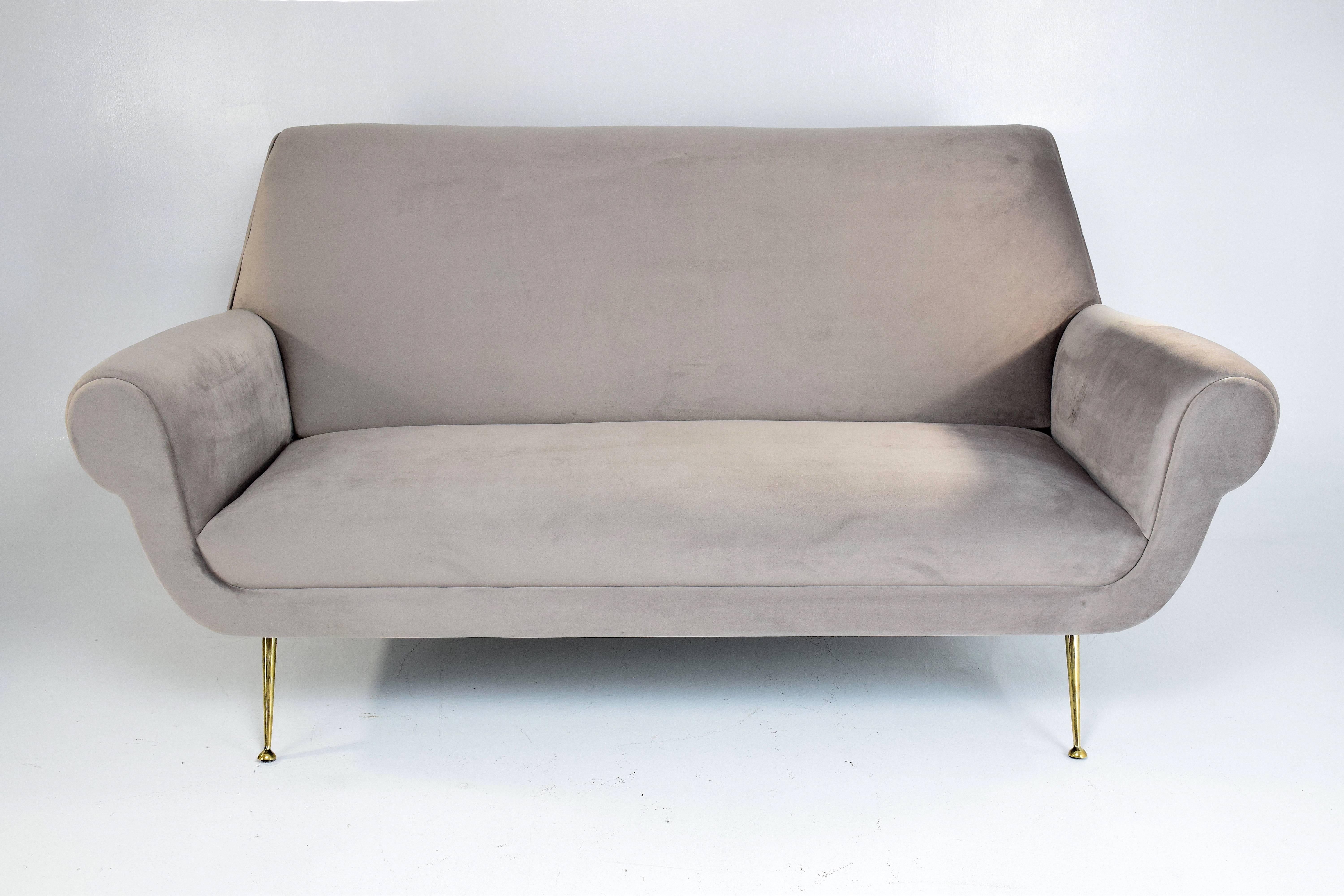 Italian Midcentury Restored Velvet Sofa by Gigi Radice for Minotti, 1950s 2
