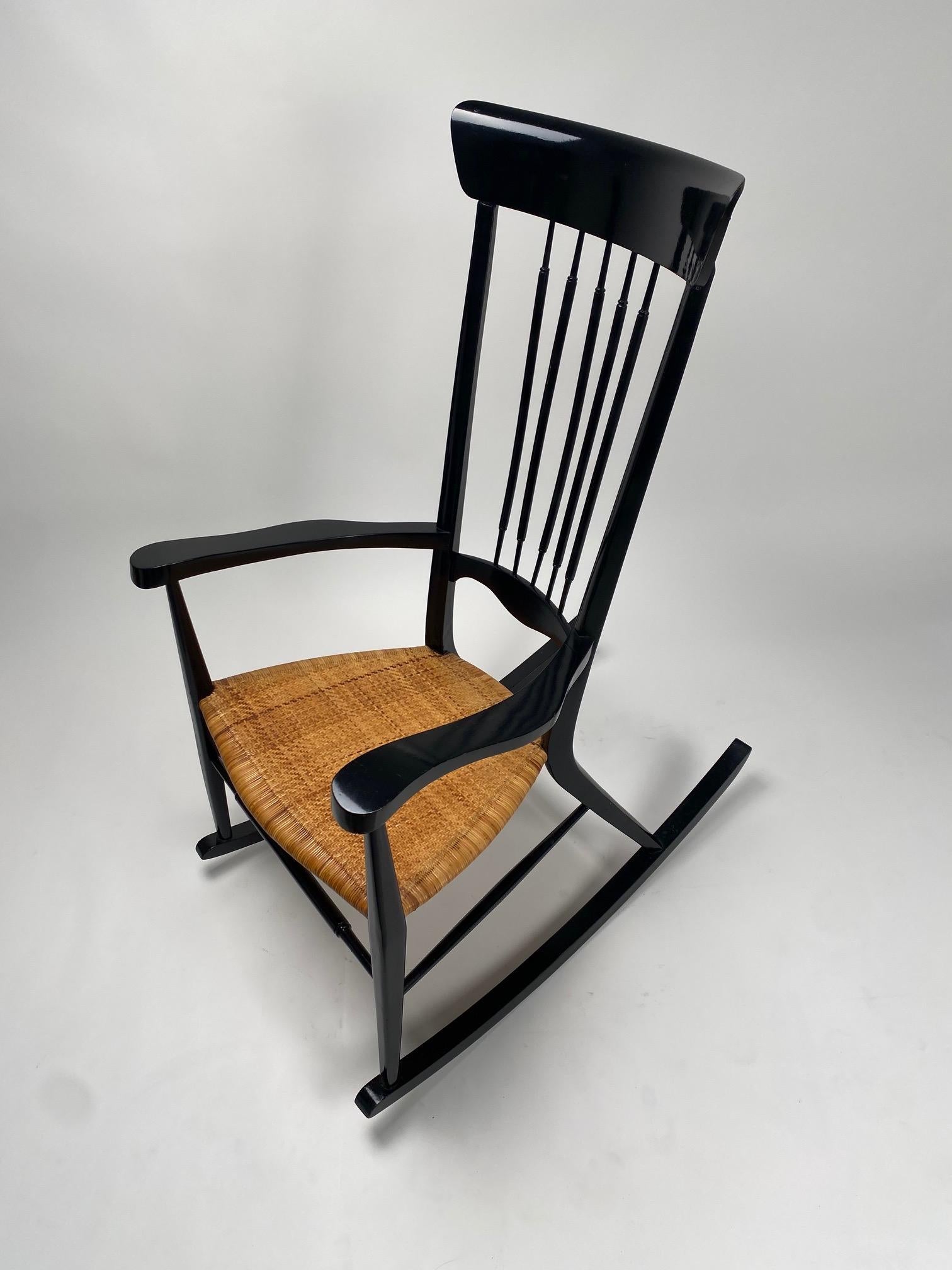 Italian Mid-Century Rocking Chair, Black lacquered wood, Paolo Buffa Style 1950s For Sale 1