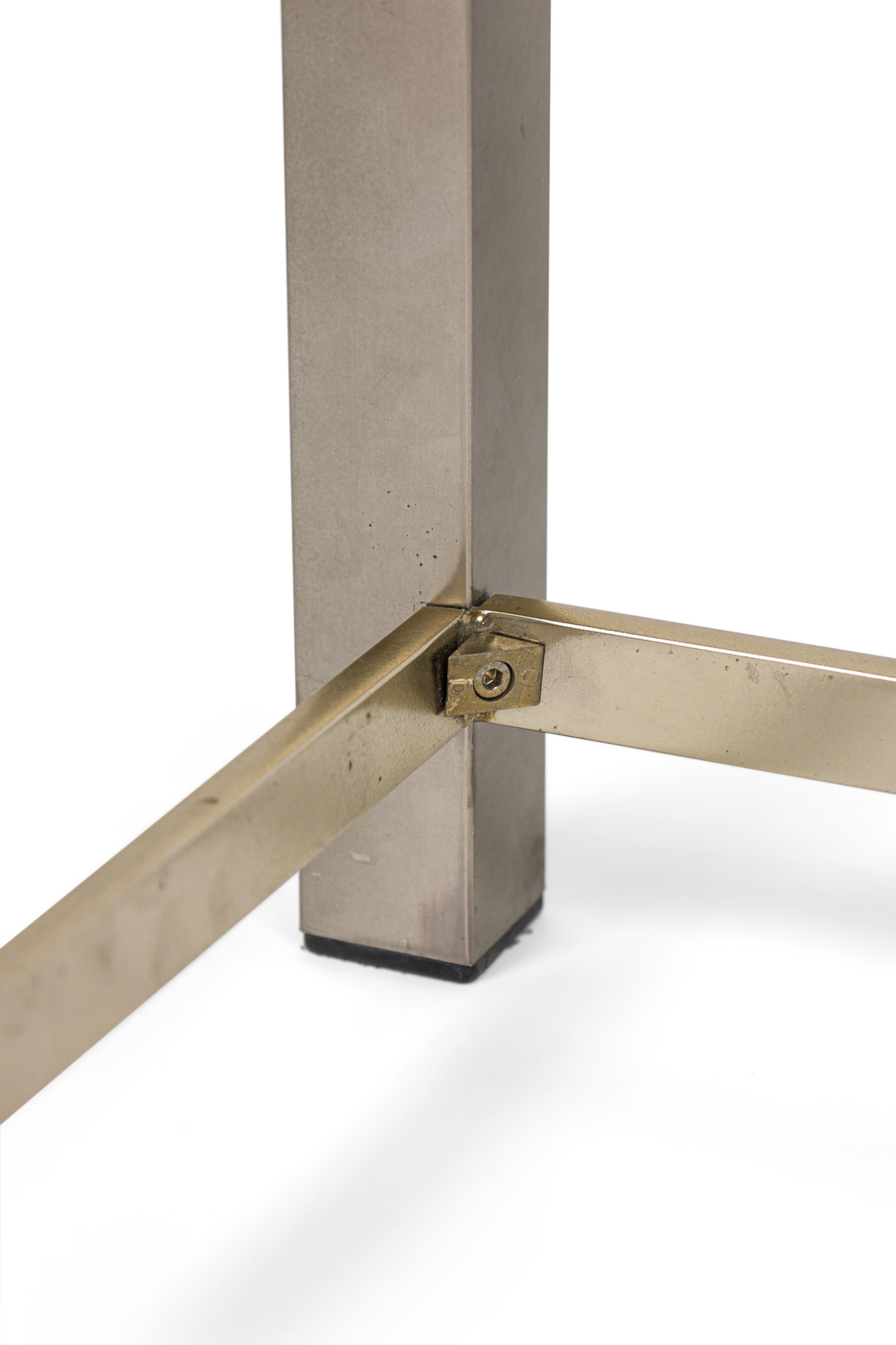 Pie de mesa bajo italiano de mediados de siglo Romeo Rega de latón y acero Moderno de mediados de siglo en venta