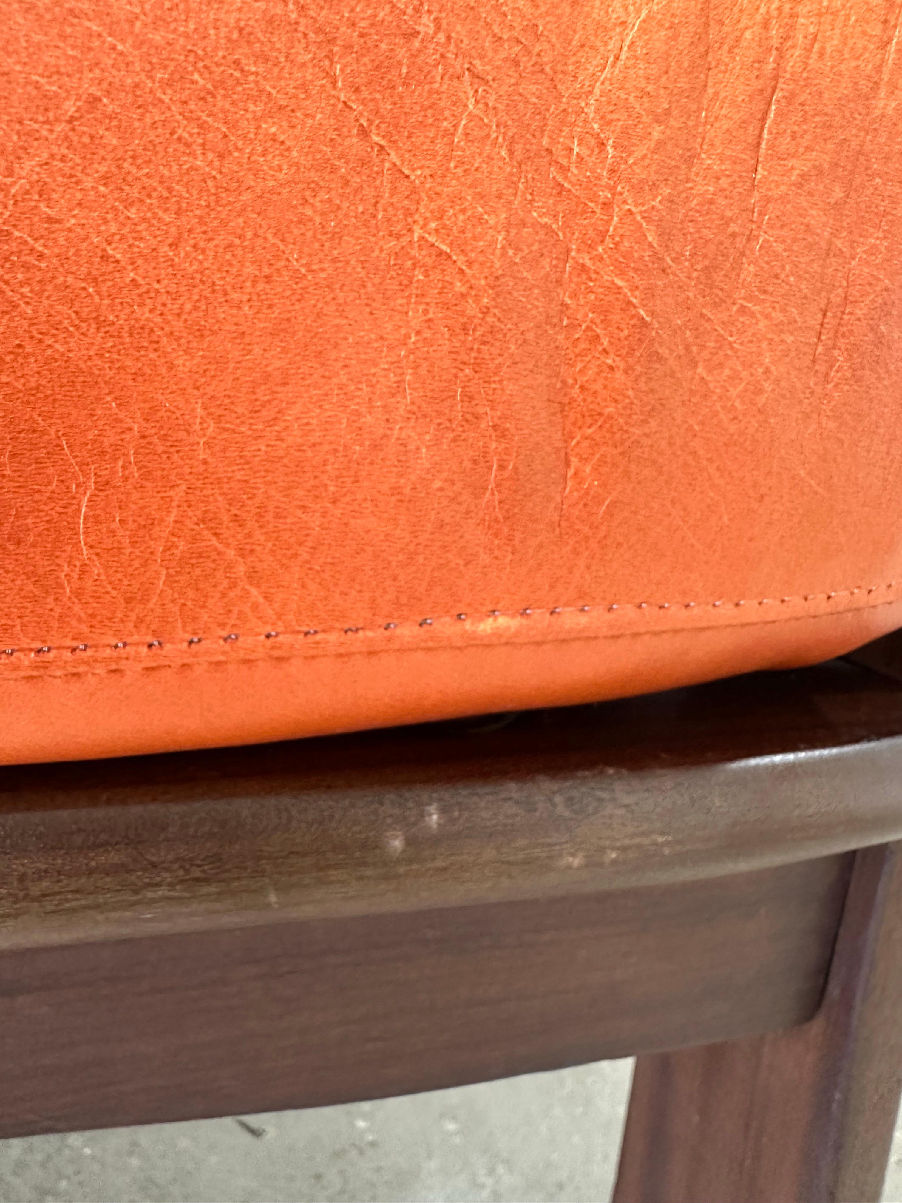 Italian Mid Century Rosewood and Leather Lounge Chair For Sale 8