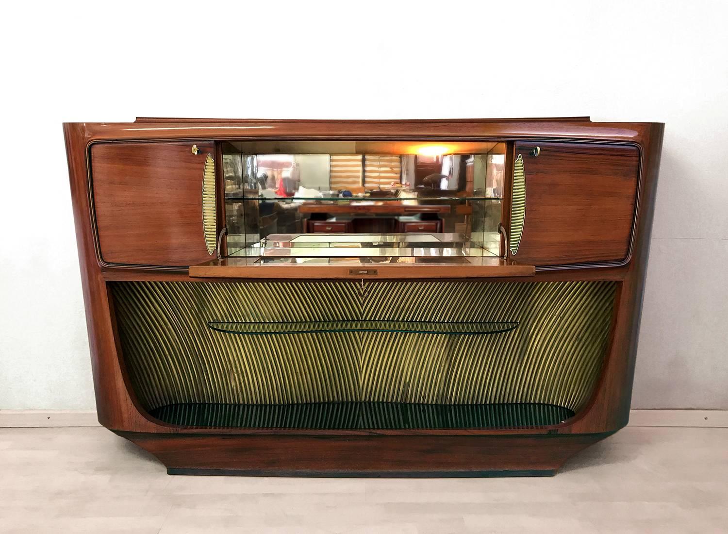Italian Mid-Century Rosewood Sideboard or Bar Cabinet by Vittorio Dassi, 1950s In Good Condition In Traversetolo, IT