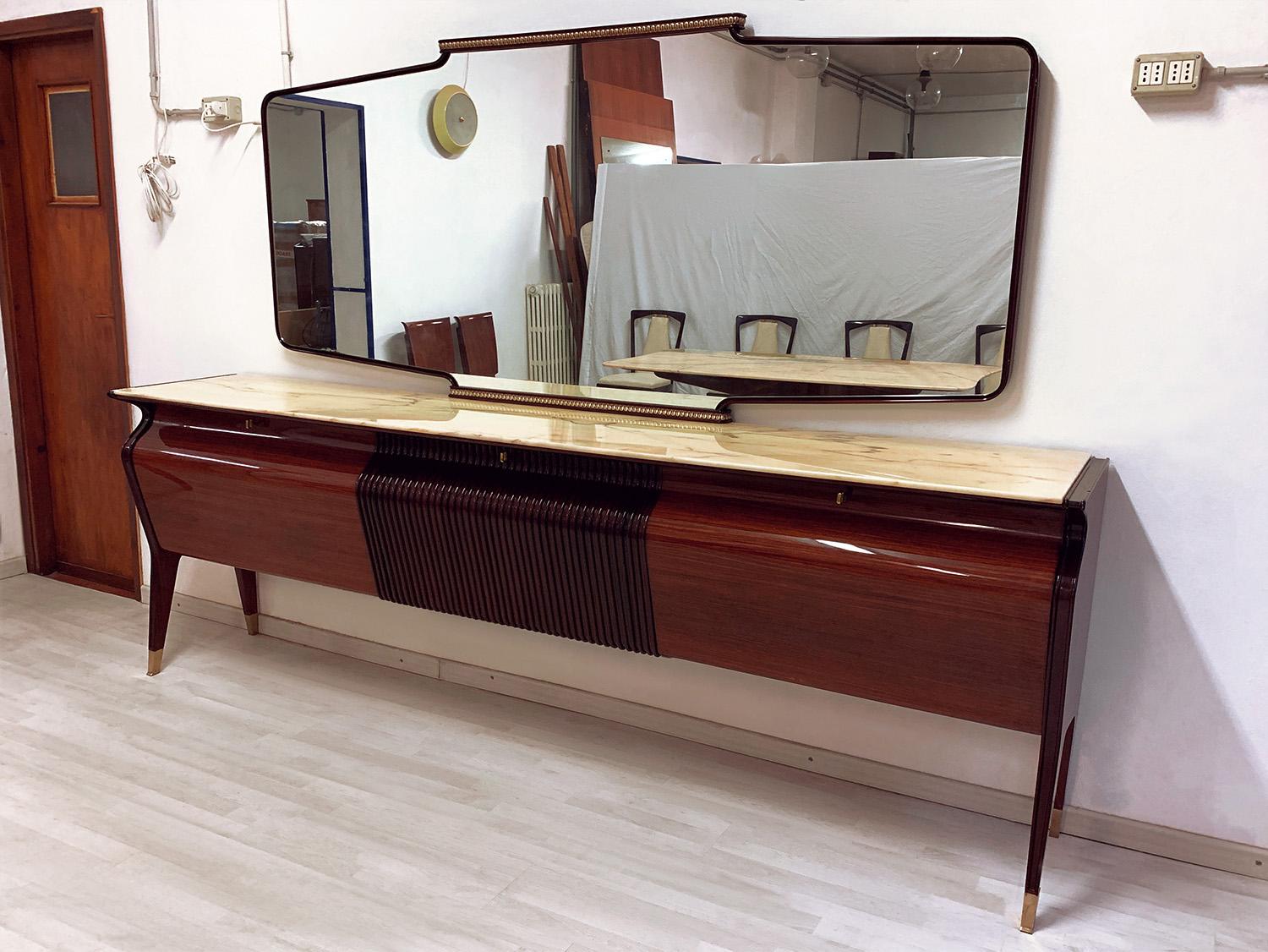 Mid-Century Modern Italian Mid-Century Rosewood Sideboard with Mirror by Osvaldo Borsani, 1950s