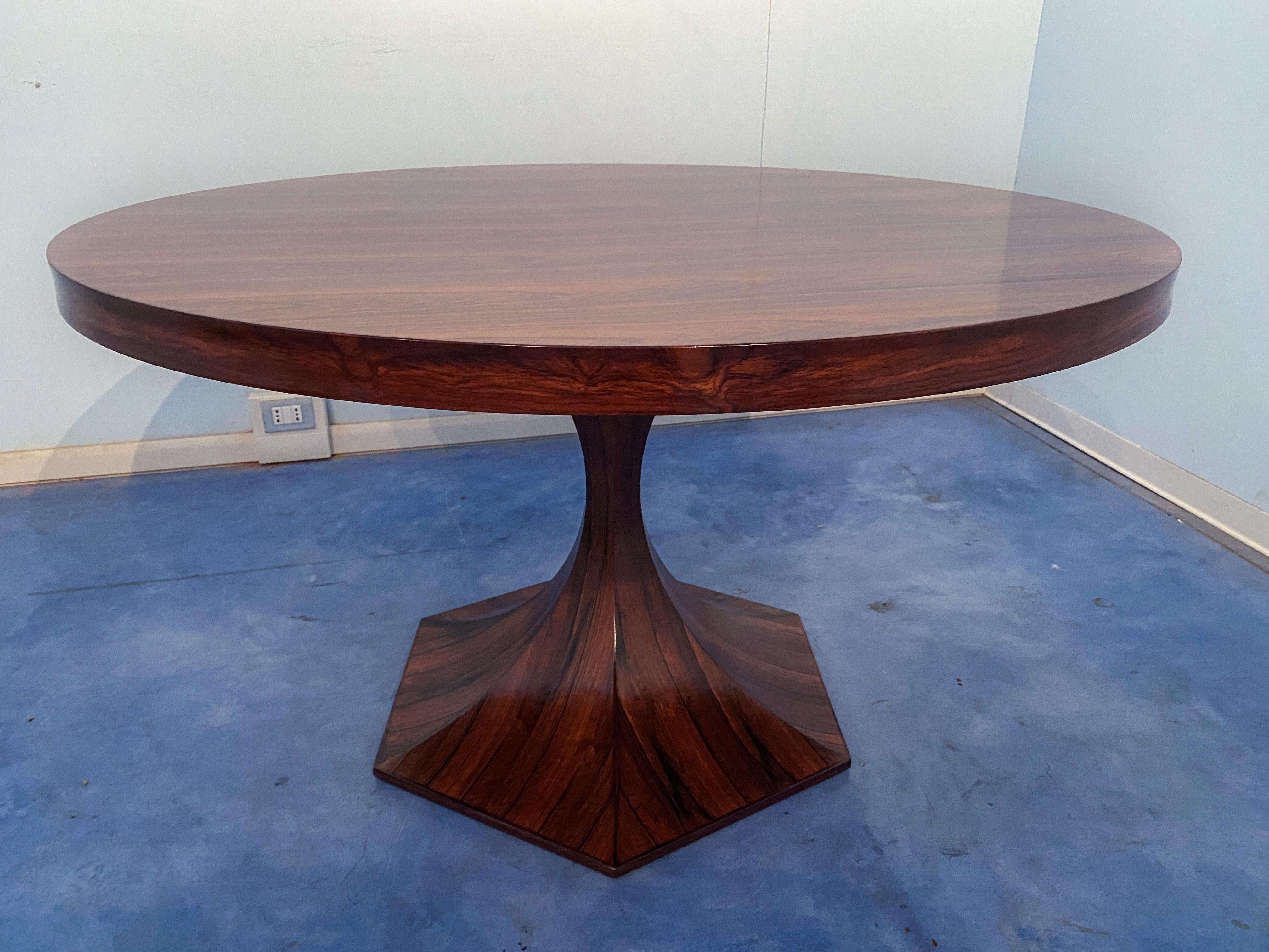 Italian Midcentury Circular Dining Table in Mahogany by Giulio Moscatelli, 1964 For Sale 5