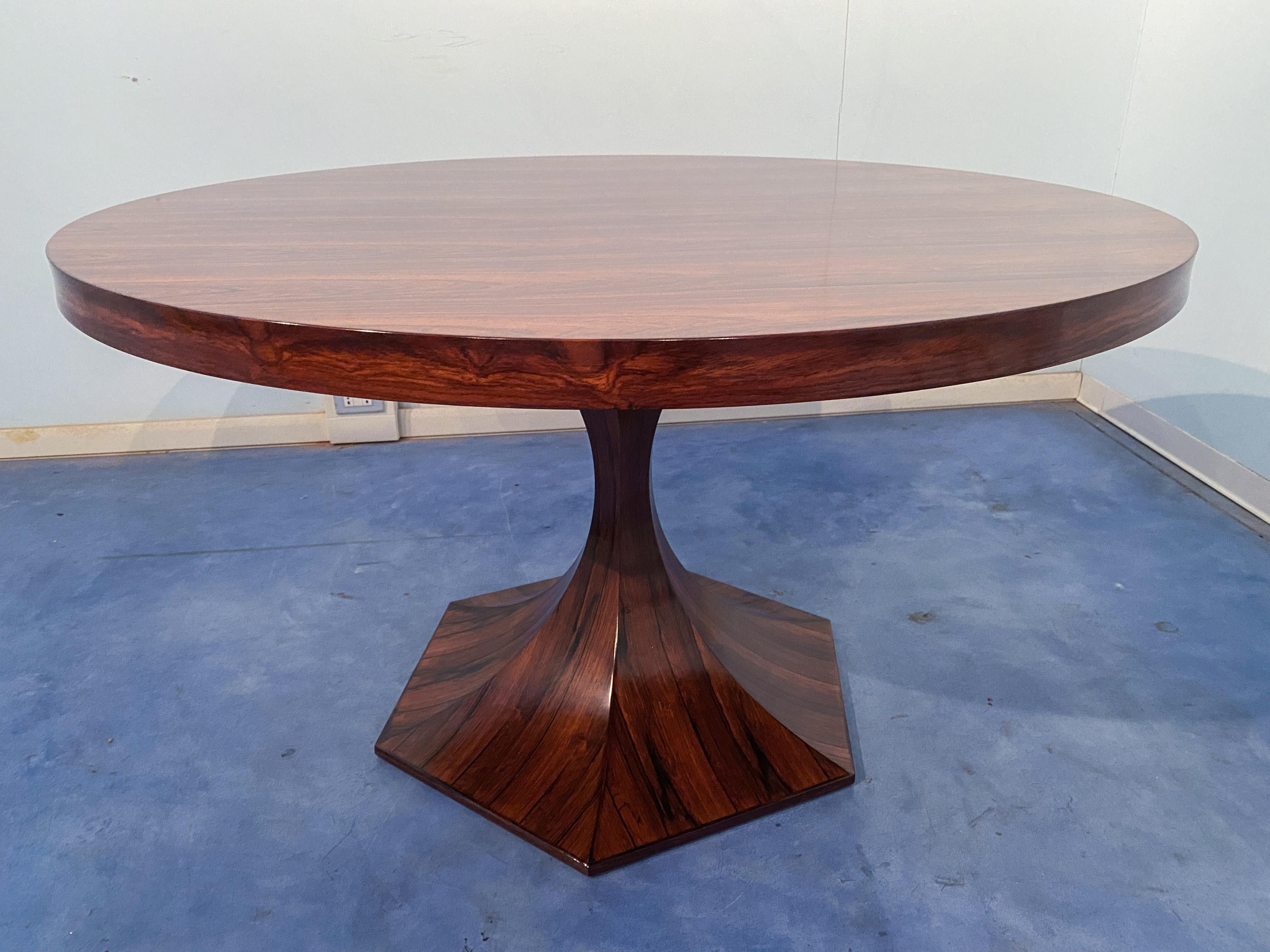 Italian Midcentury Circular Dining Table in Mahogany by Giulio Moscatelli, 1964 For Sale 6