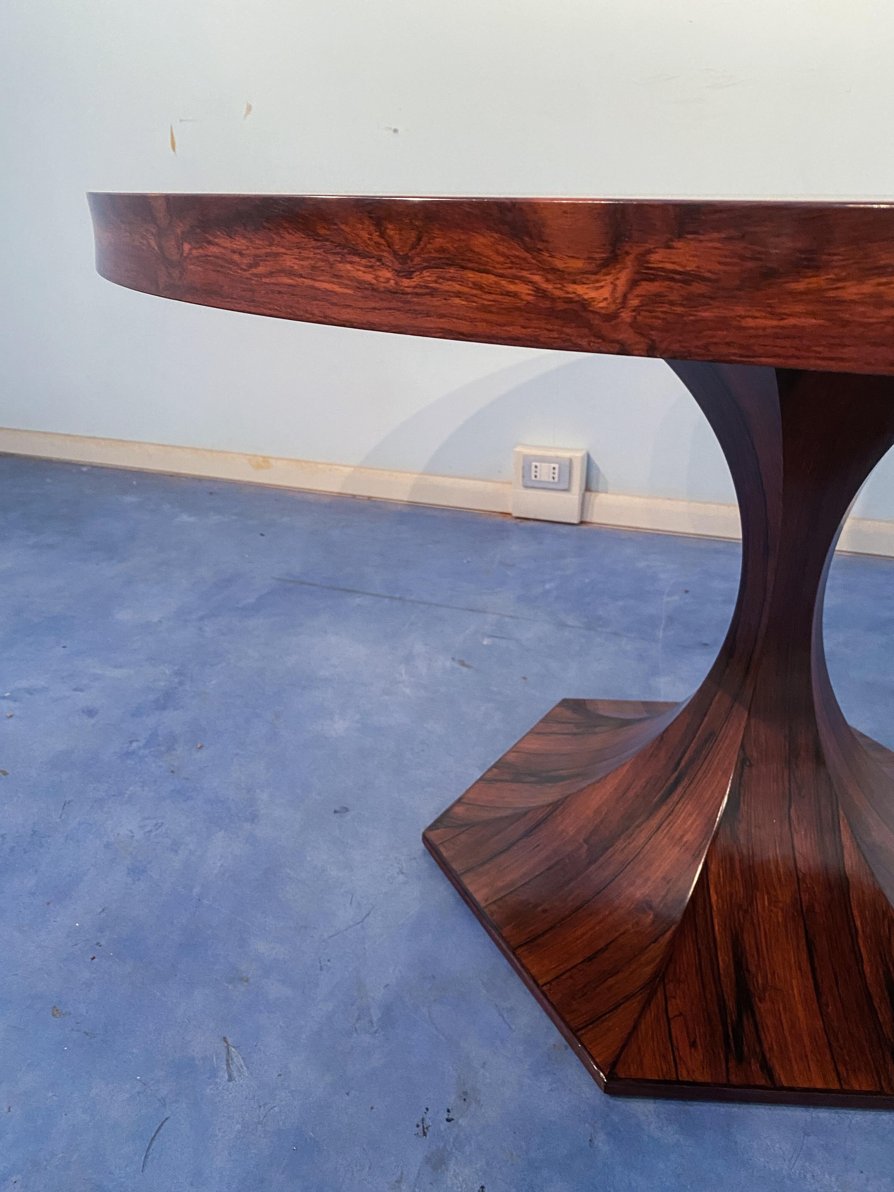 Italian Midcentury Circular Dining Table in Mahogany by Giulio Moscatelli, 1964 For Sale 8