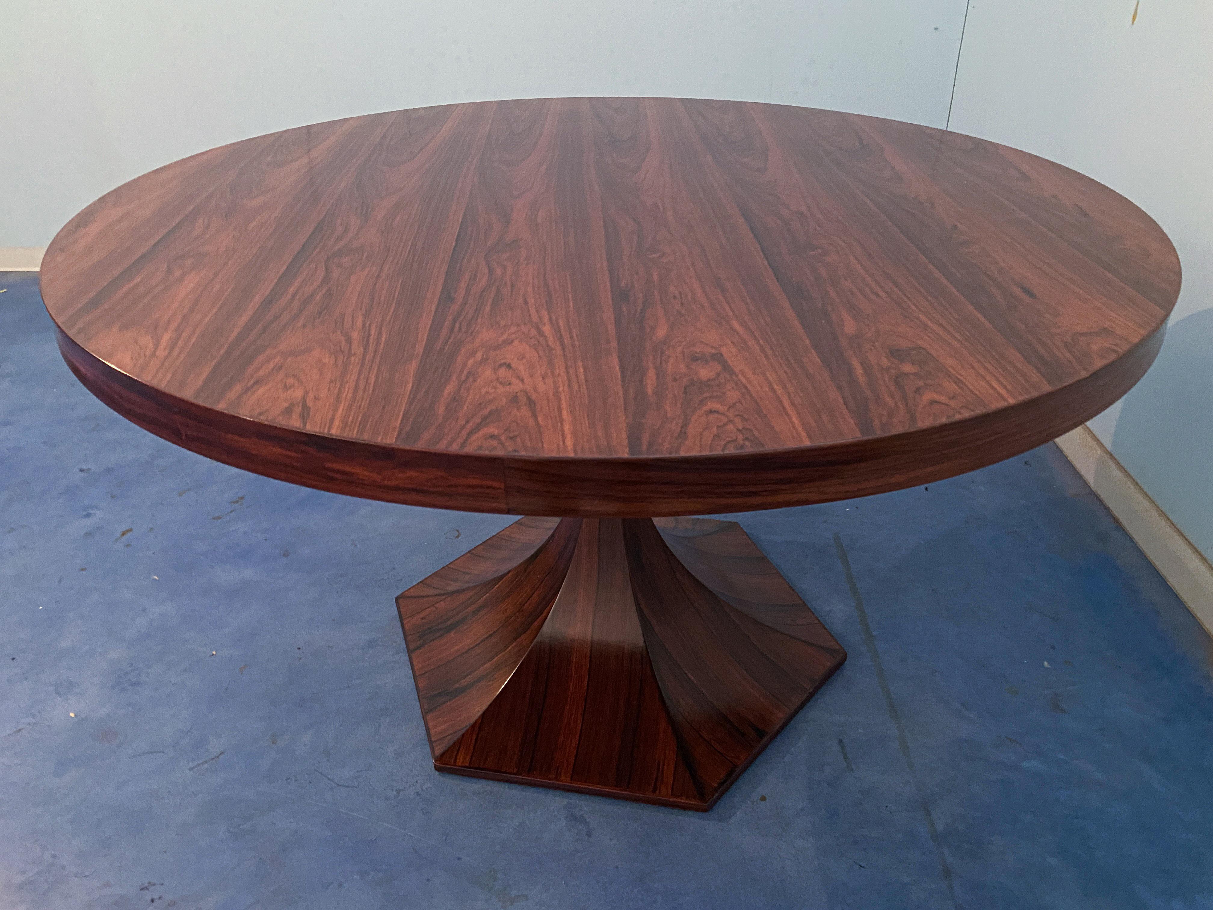 Italian Midcentury Circular Dining Table in Mahogany by Giulio Moscatelli, 1964 For Sale 9