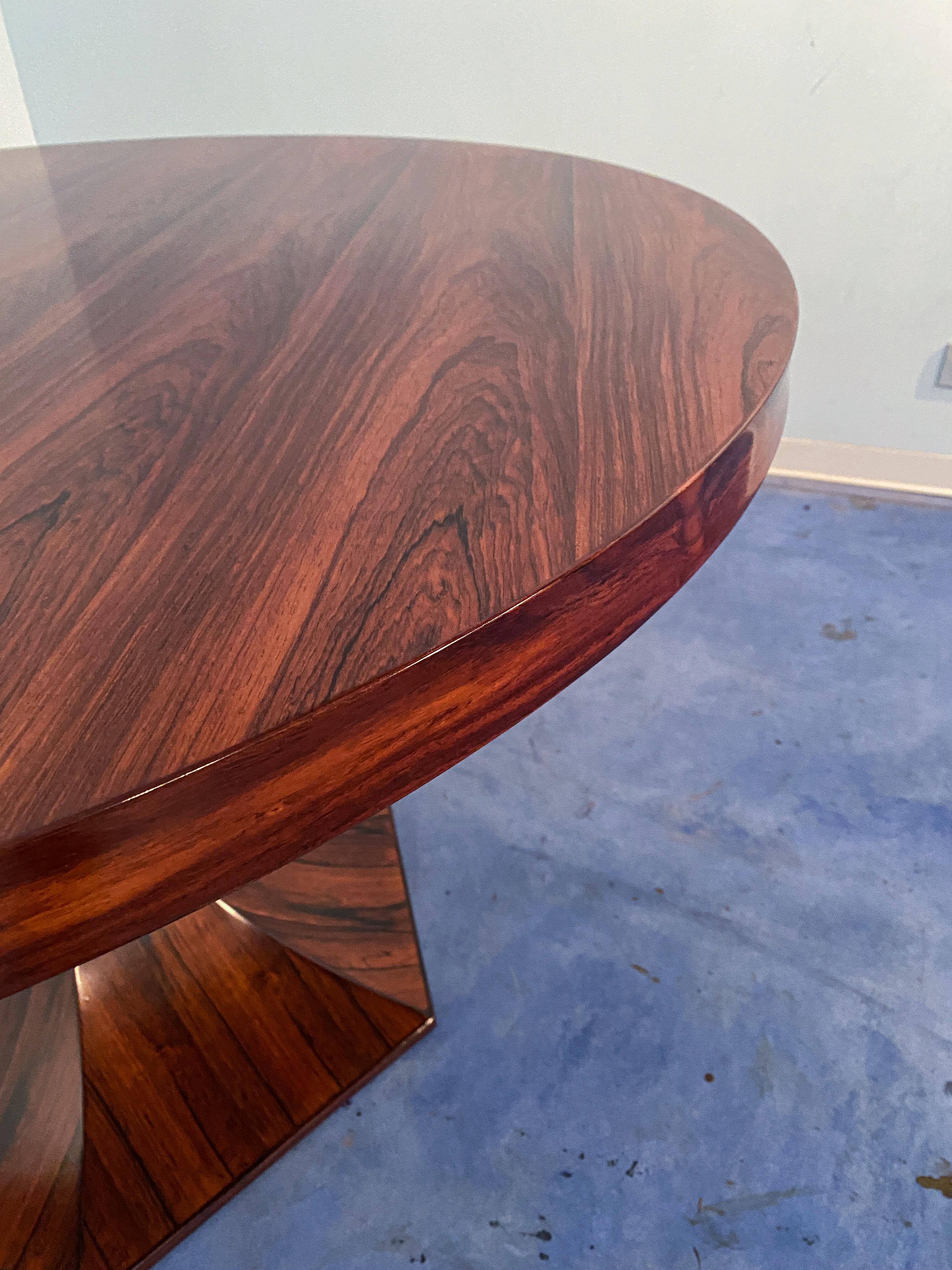 Mid-Century Modern Italian Midcentury Circular Dining Table in Mahogany by Giulio Moscatelli, 1964 For Sale